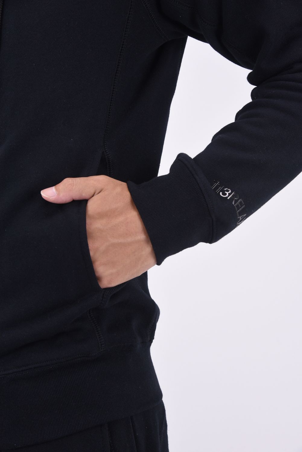 1PIU CIRCLE LOGO RHINESTONE ZIP HOODIE / 1PIUサークルロゴ ラインストーン ジップアップフーディー ブラック