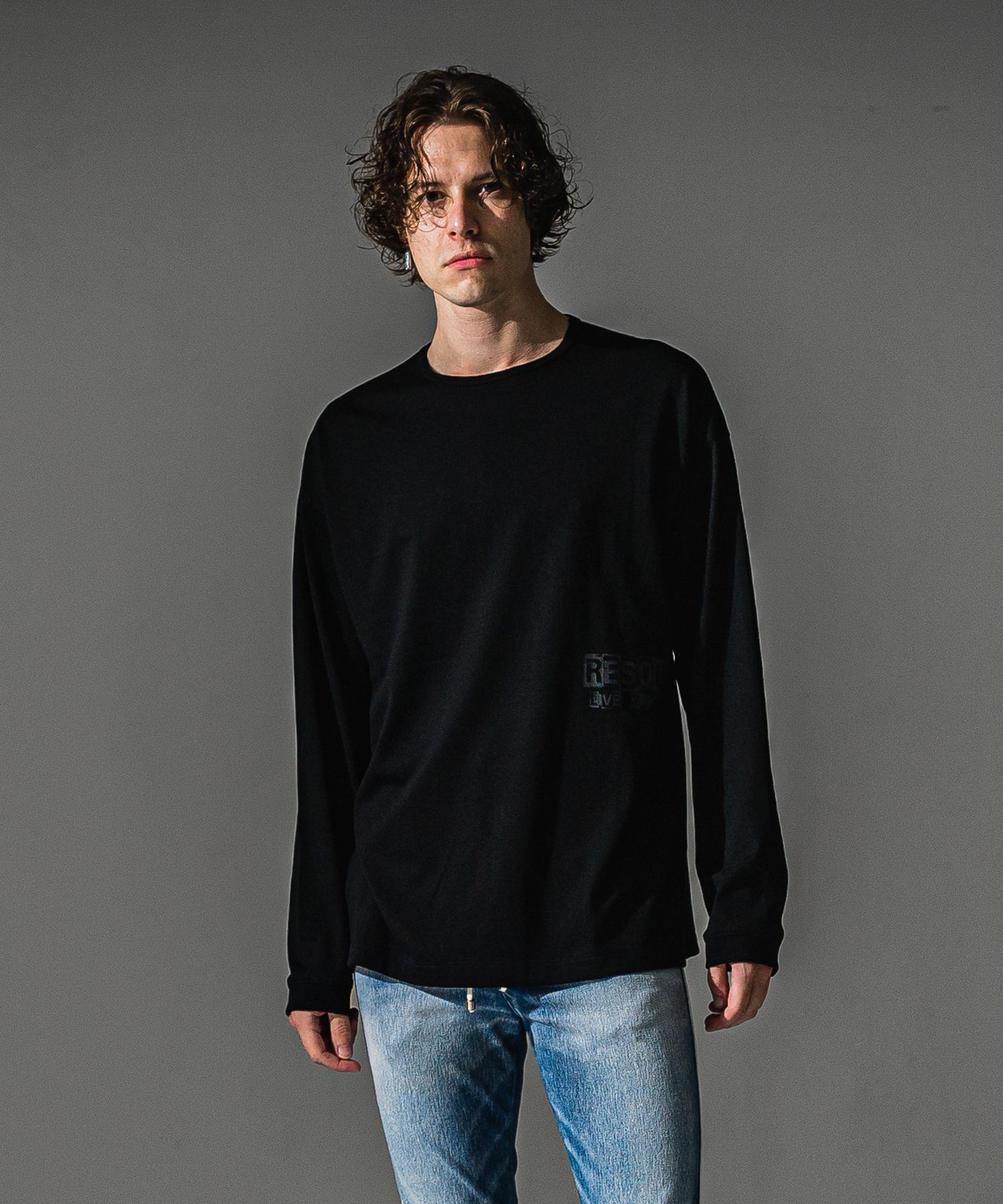uk over longsleave Tee / パッチワークロゴプリント オーバーサイズ ロングスリーブTシャツ (ブラック) (7月中旬入荷予定) ※オーダー締切:5月23日(土)17時