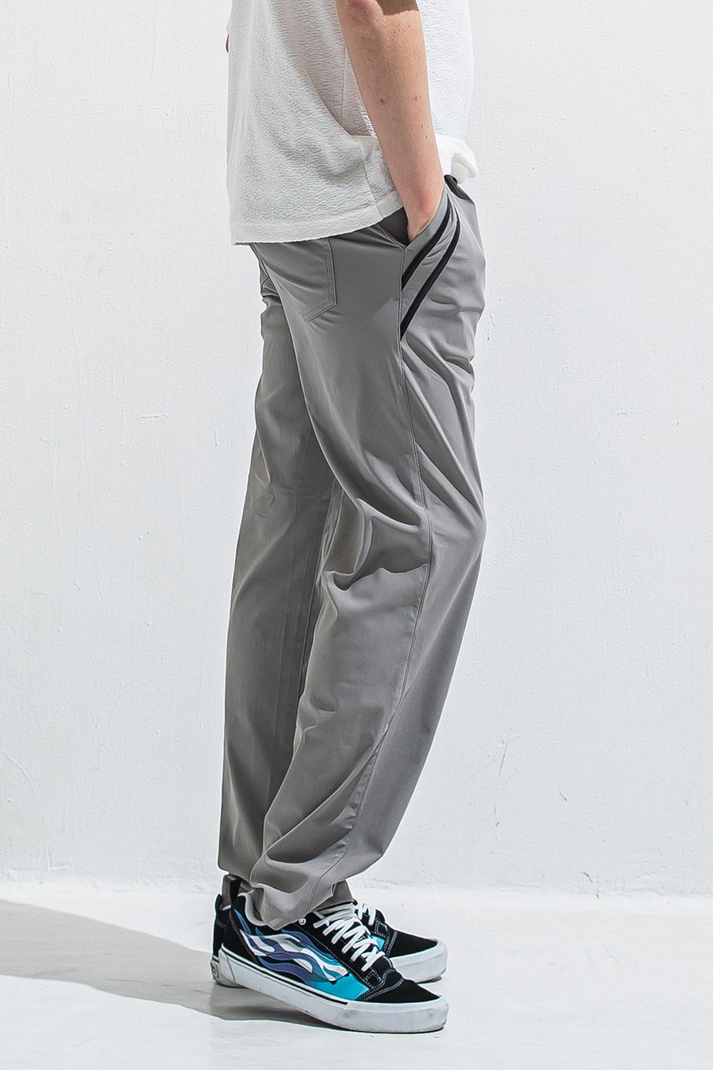 EDGE NYLON SEMI WIDE PT / ナイロンマイクロファイバー エコレザーライン セミワイド イージーパンツ (グレー) (4月末入荷予定) ※オーダー締切:2月15日(日)18時