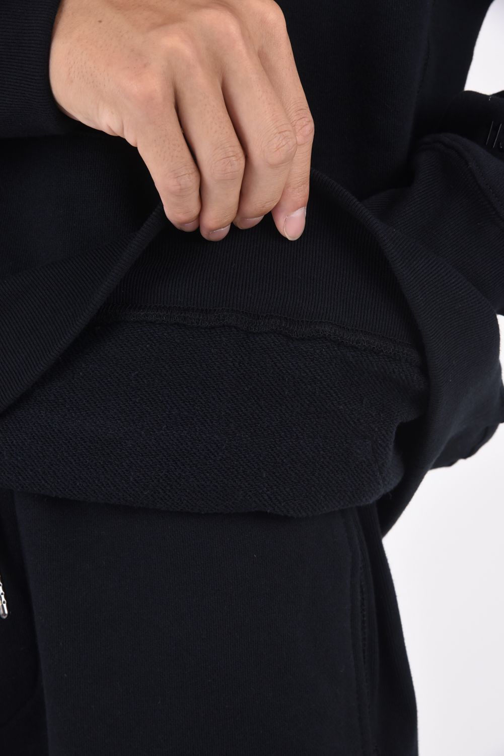 1PIU CIRCLE LOGO PULL HOODIE / 1PIUサークルロゴ ラインストーン プルオーバーフーディー ブラック