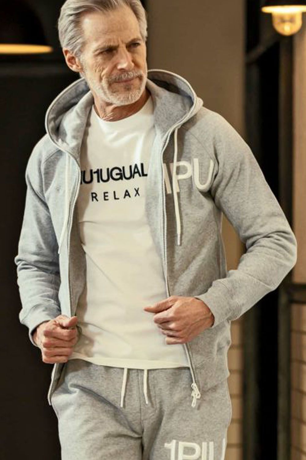 1PIU1UGUALE3 RELAX - 1PIU LOGO HEAVY HOODIE / 刺繍ロゴ ...