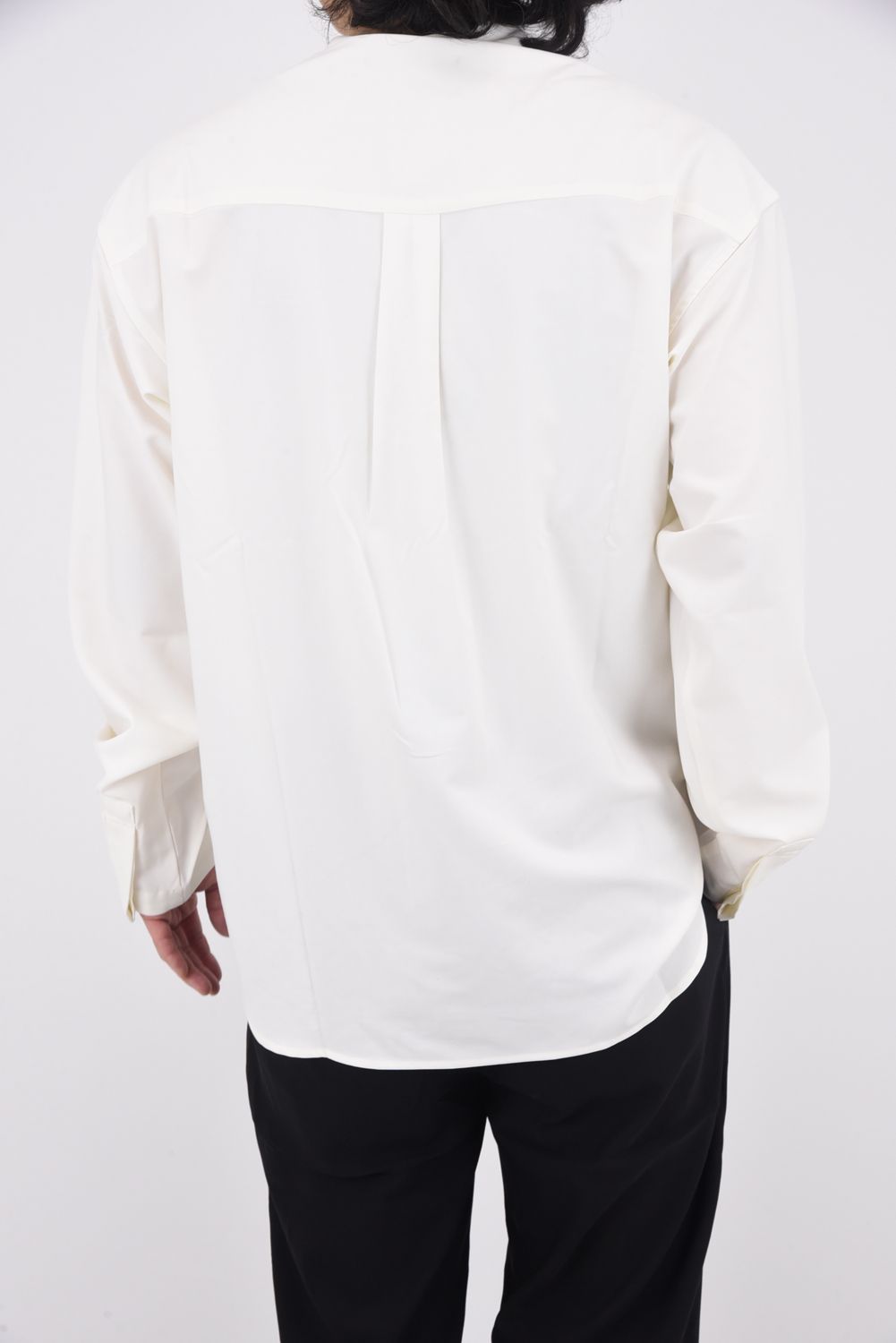 COLLARLESS SHIRT / カラーレス シャツ ホワイト