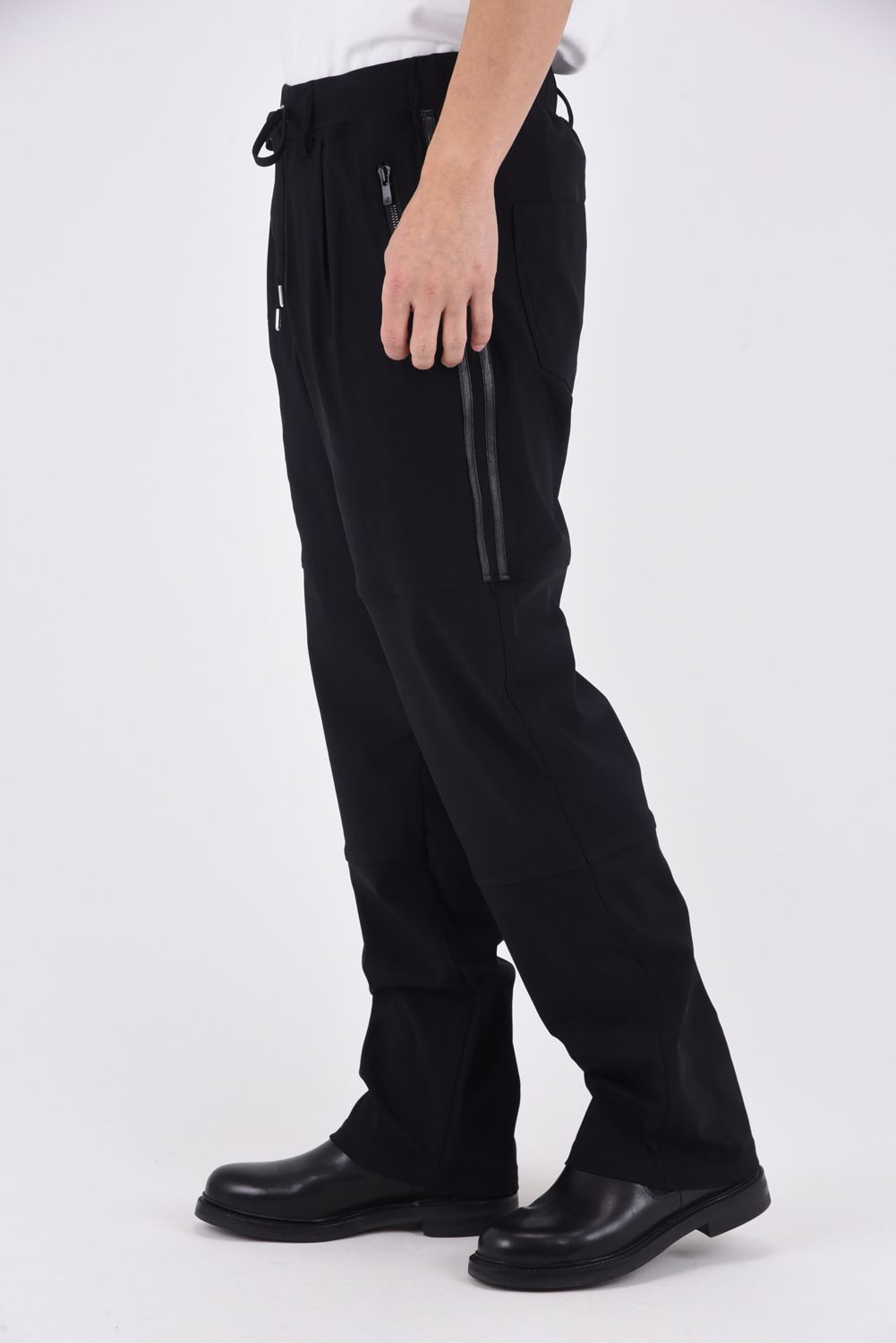 【26SS 39th】 Johnson LINE WIDE PT / 360°ストレッチ ワイドシルエット ジョンソンラインパンツ (ブラック/ブラック)