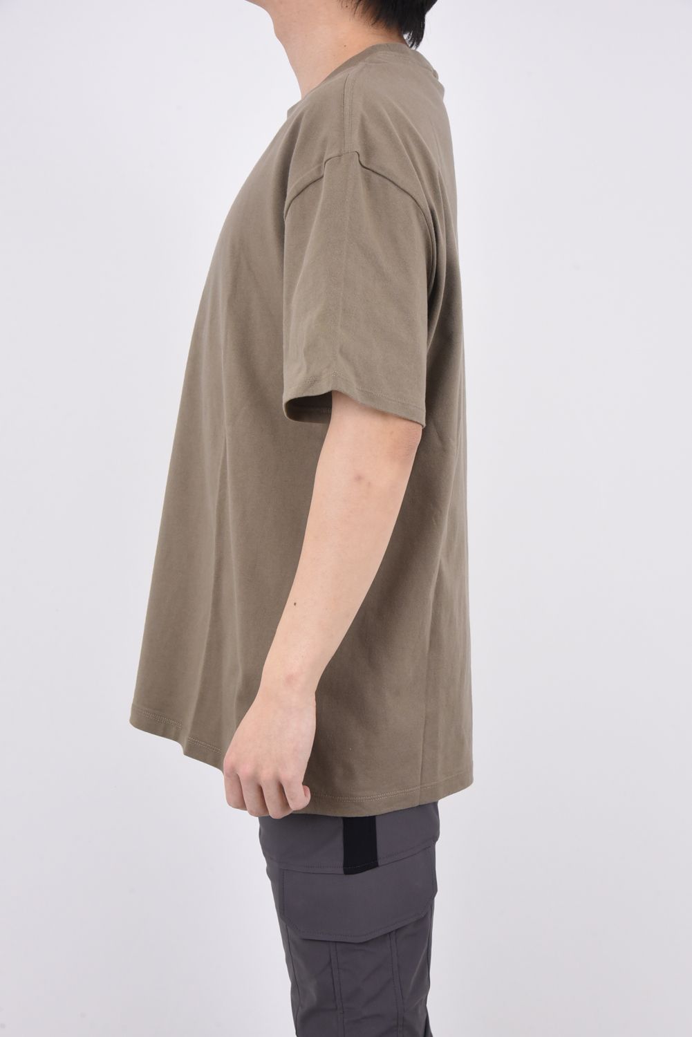 FOG ESSENTIALS - ESSENTIALS BACK LOGO T-Shirt / フロント ロゴ 半袖 