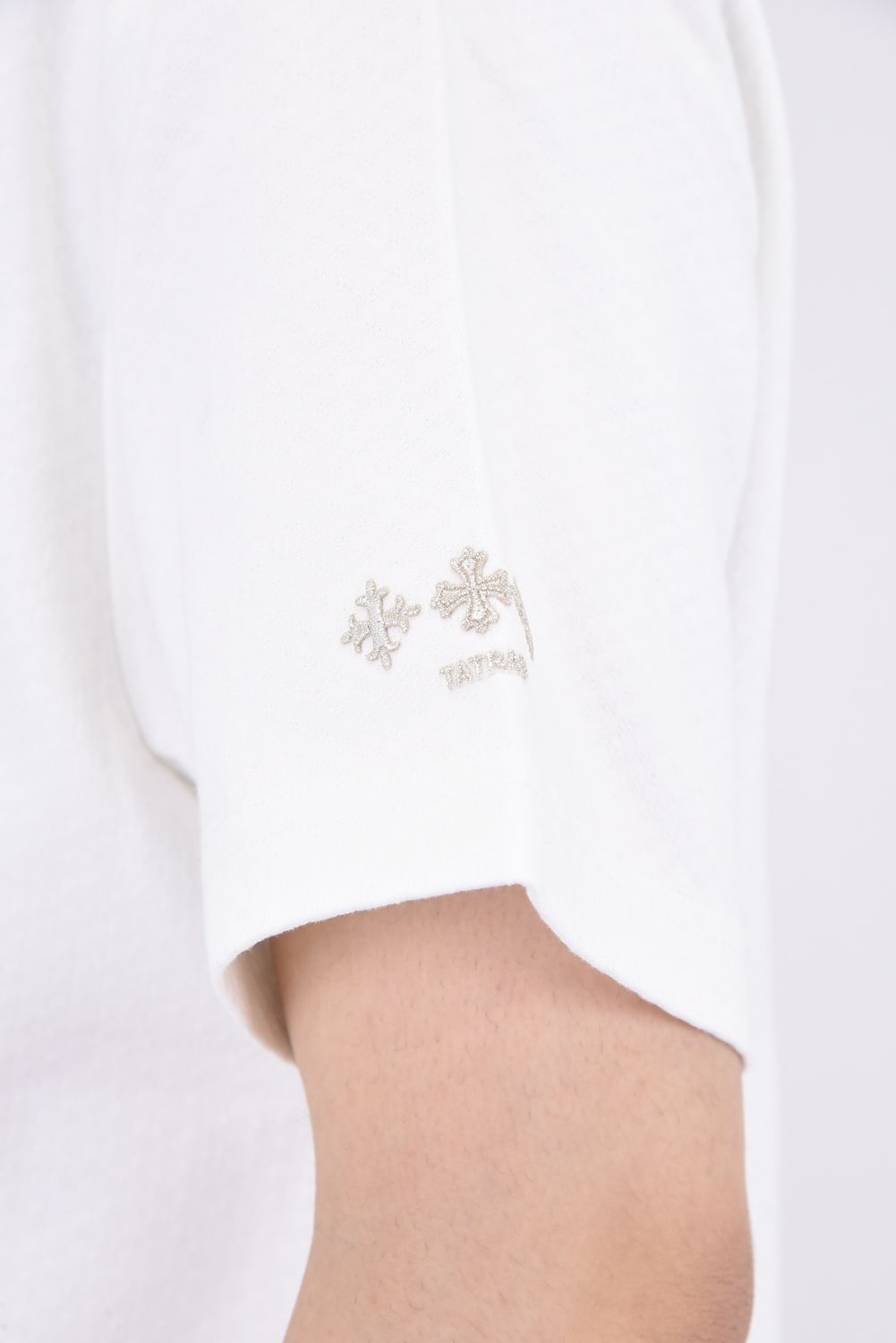 MEROPE / ロゴブリスター ジャカード クルーネック Tシャツ ホワイト