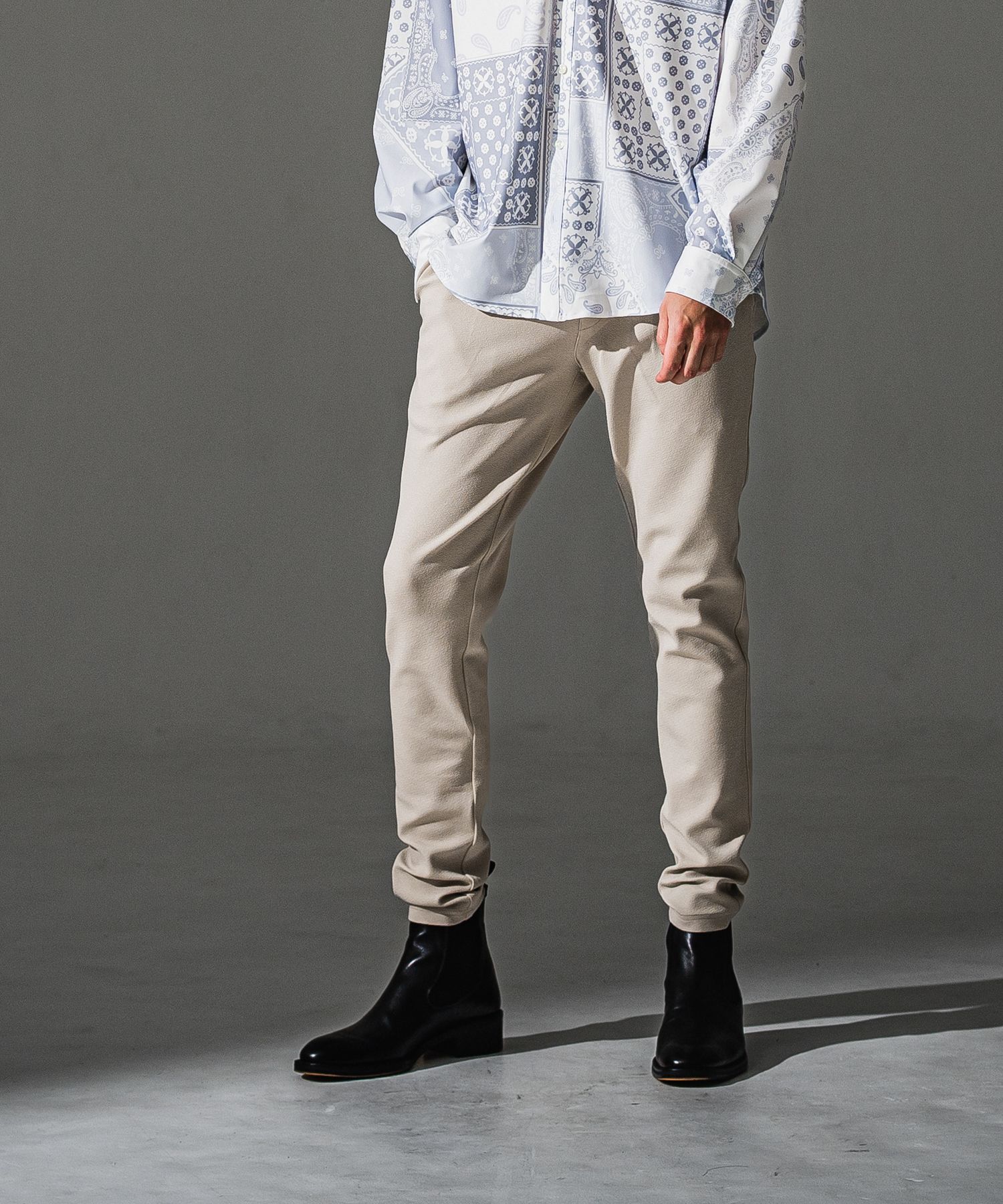 CHRIS EASY blister TUCK PANTS / ブリスターニット スラックスイージータックパンツ (ベージュ)（7月下旬入荷予定）※オーダー締切:5月23日(土)17時