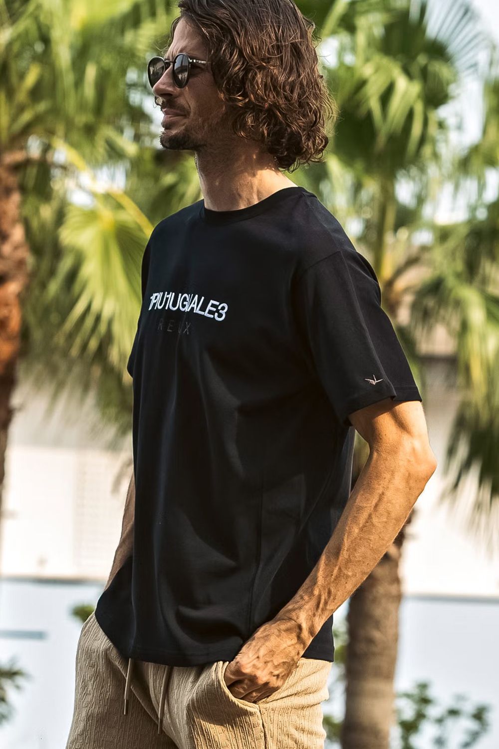 【26AWリピート商品】 REVERSE PRINT T-SHIRT / ブランドロゴプリント Tシャツ (ブラック)