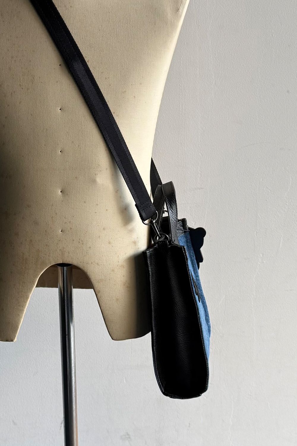 【decadeコラボ】 DENIM MINI TOTE BAG / デニム ミニトートバッグ (デニム） (5月中旬頃入荷予定) ※オーダー締切2月15日(日)18時