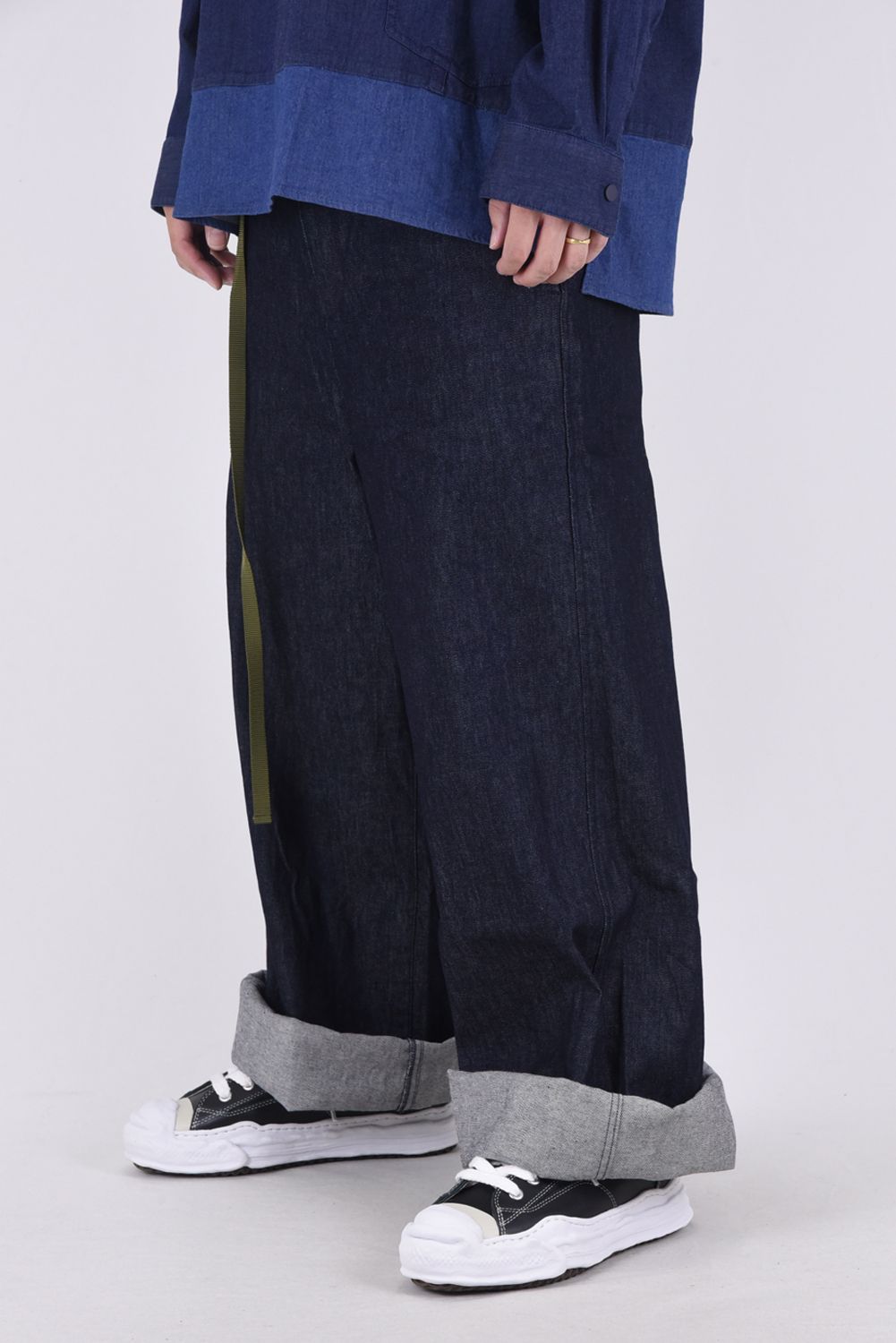 9oz DENIM BACK TUCKED WIDE PANTS / アジャスターベルト 9オンスデニム ワイドパンツ インディゴ