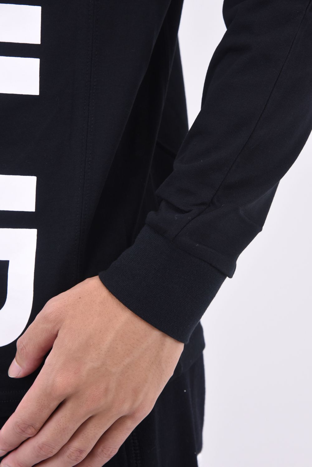 VERTICAL LOGO LONG-SLEEVED T-SHIRT / 縦ロゴ ロングスリーブ Tシャツ ブラック