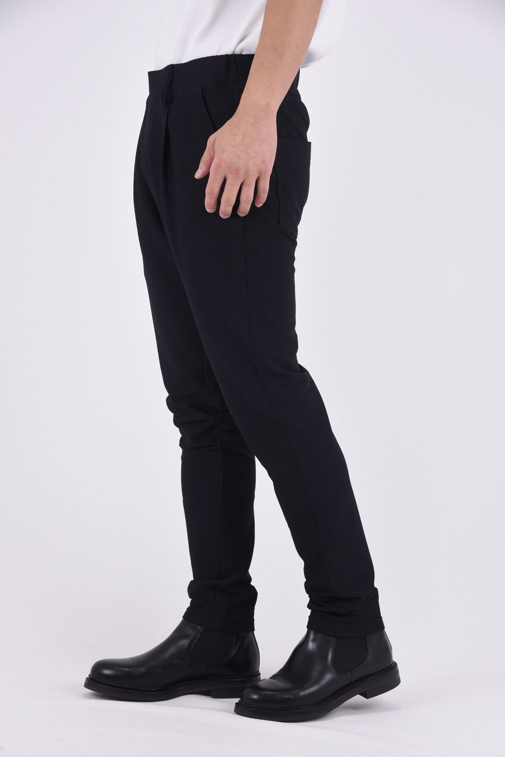 CHRIS EASY TUCK PANTS / ストレッチメッシュトリコット スラックスイージータックパンツ (ブラック)