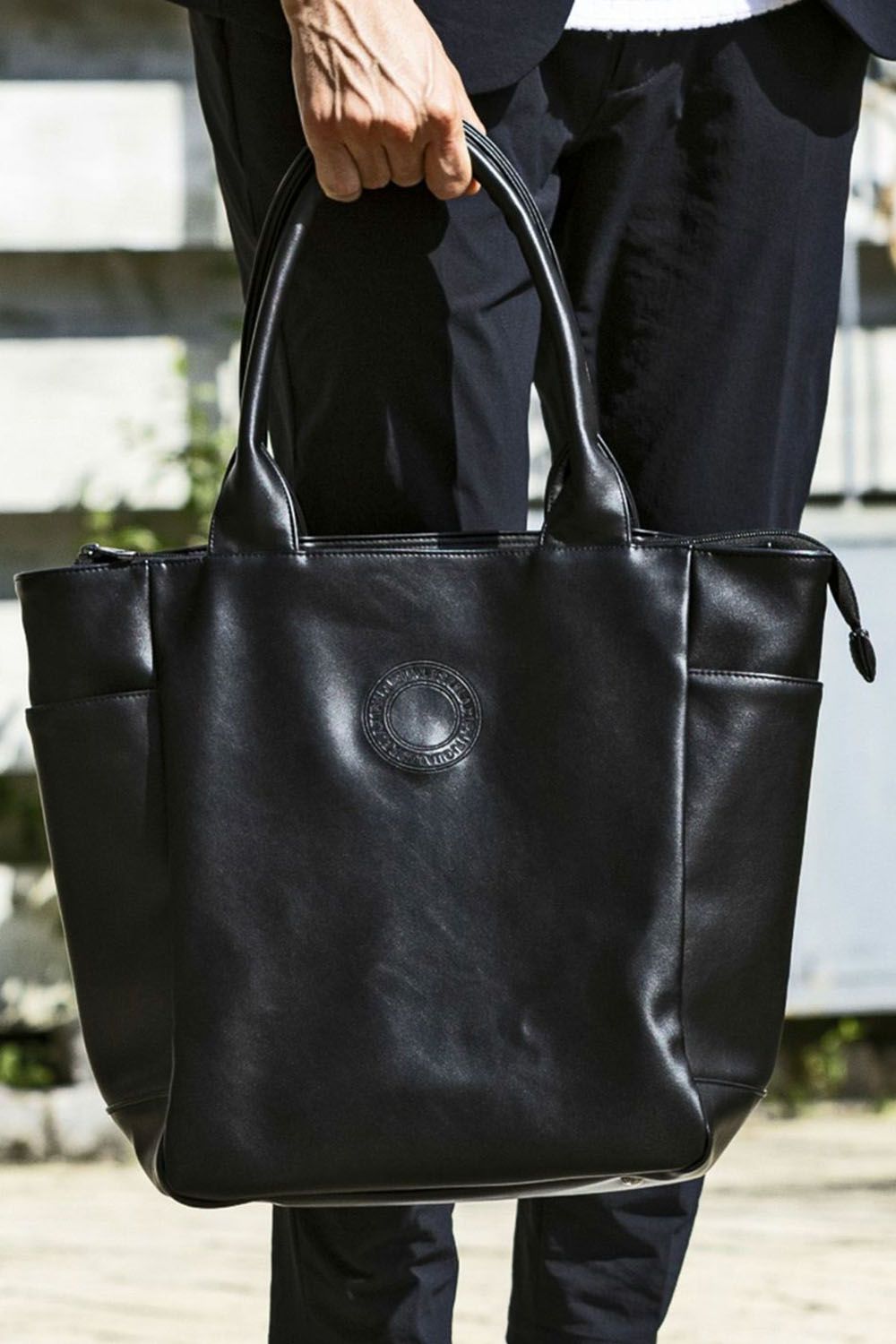 PU TOTE BAG / サークルロゴPUトートバッグ (ブラック)