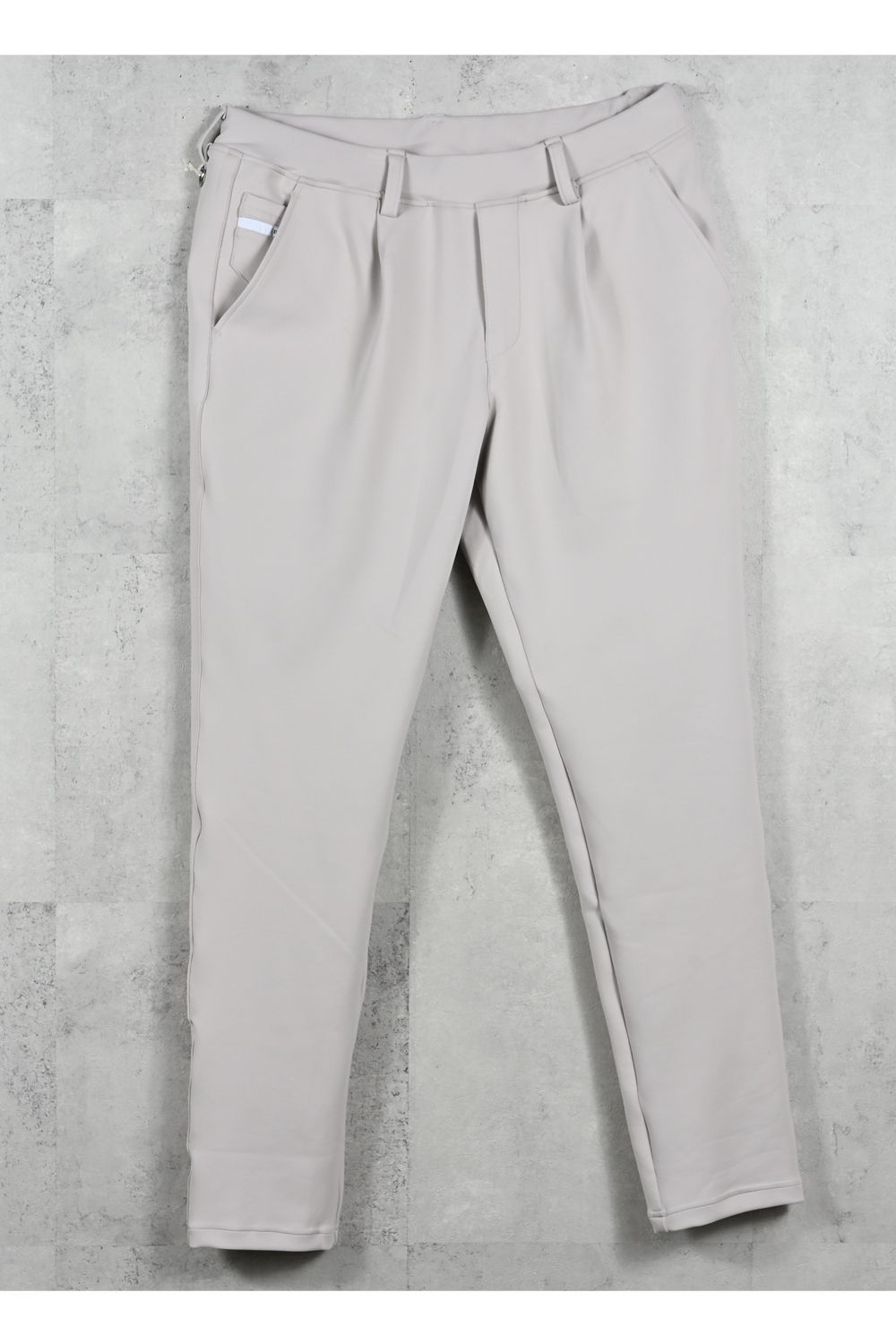 GAVIRIA DB EASY PANTS / ダンボール素材 接触冷感 エコレザーコインポケット スラックス型イージーパンツ (グレージュ) (3月中旬入荷予定) ※オーダー締切12/13(土)17:00