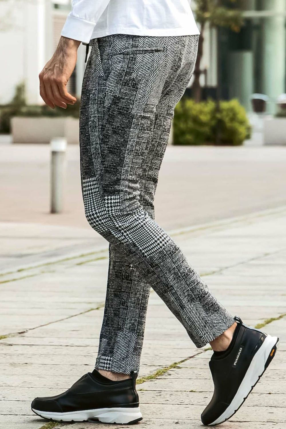 JJACQUARD SLACKS / ハウンドトゥースジャガードスラックス （ブラック）