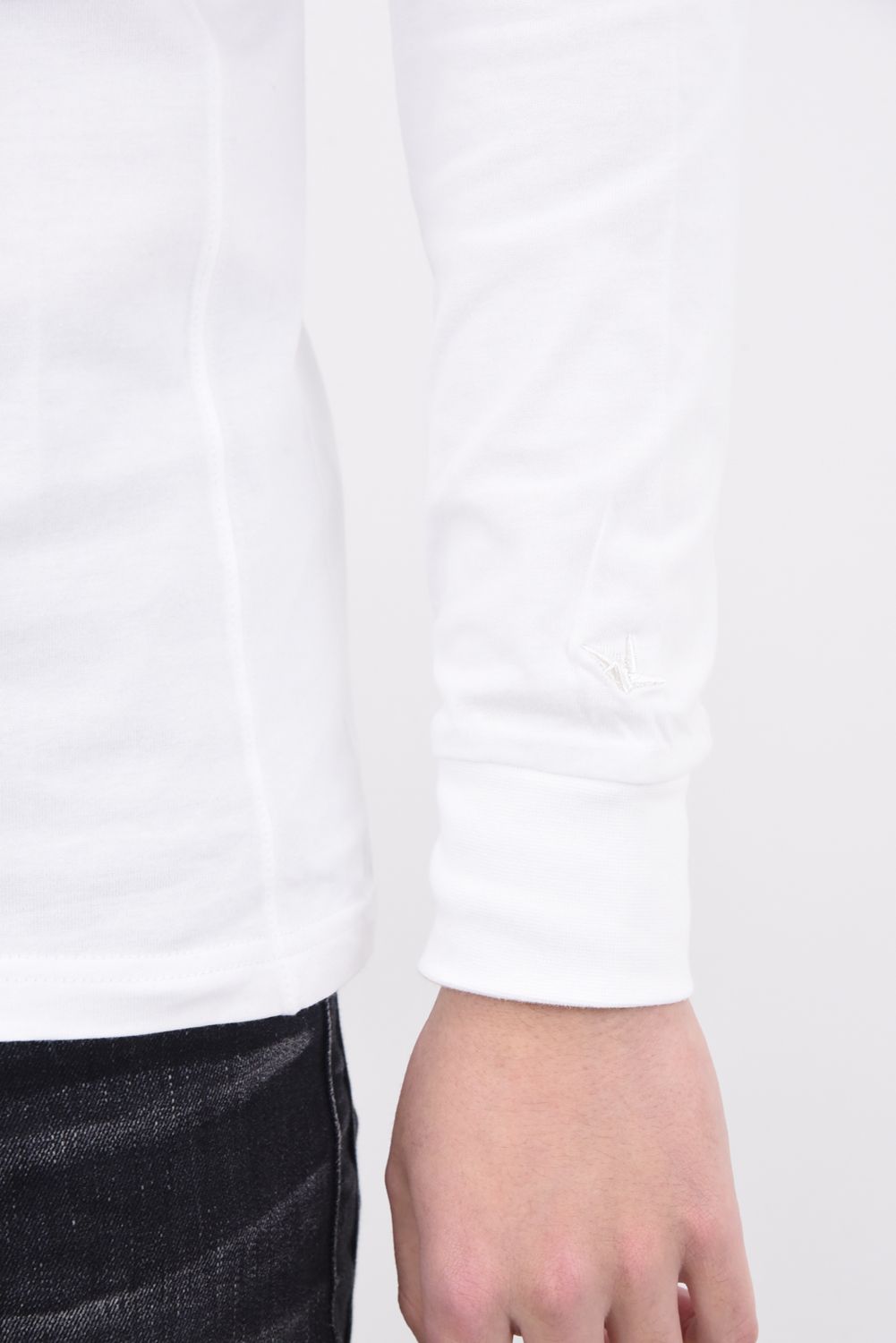 GRADATION TOOTHBRUSH EMBROIDERY LONG T-SHIRTS / グラデーション 3Dロゴ ロングスリーブTシャツ ホワイト