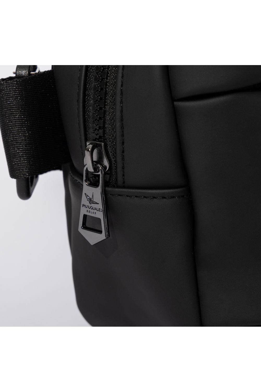 MATTE BODY BAG / フェイクマットレザー ボディバッグ (ブラック)