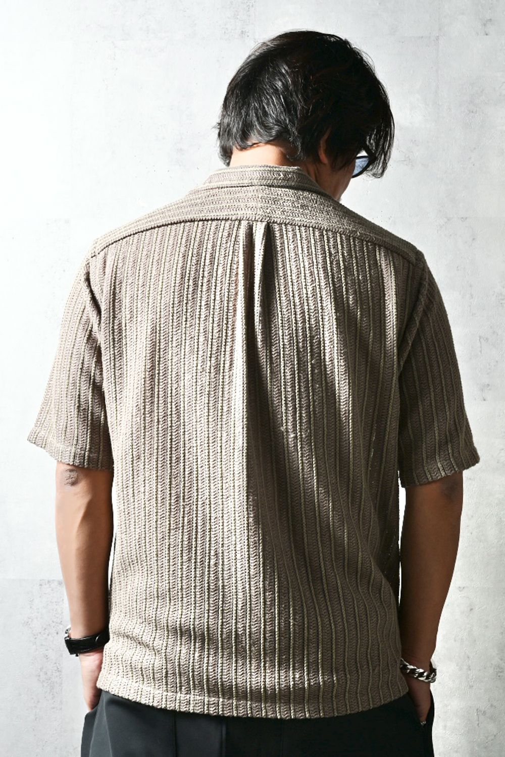 RUSSEL SHIRTS / リラックスシルエット ラッセル織り オープンカラーシャツ (ブラウン) (3月中旬入荷予定) ※オーダー締切12/13(土)17:00