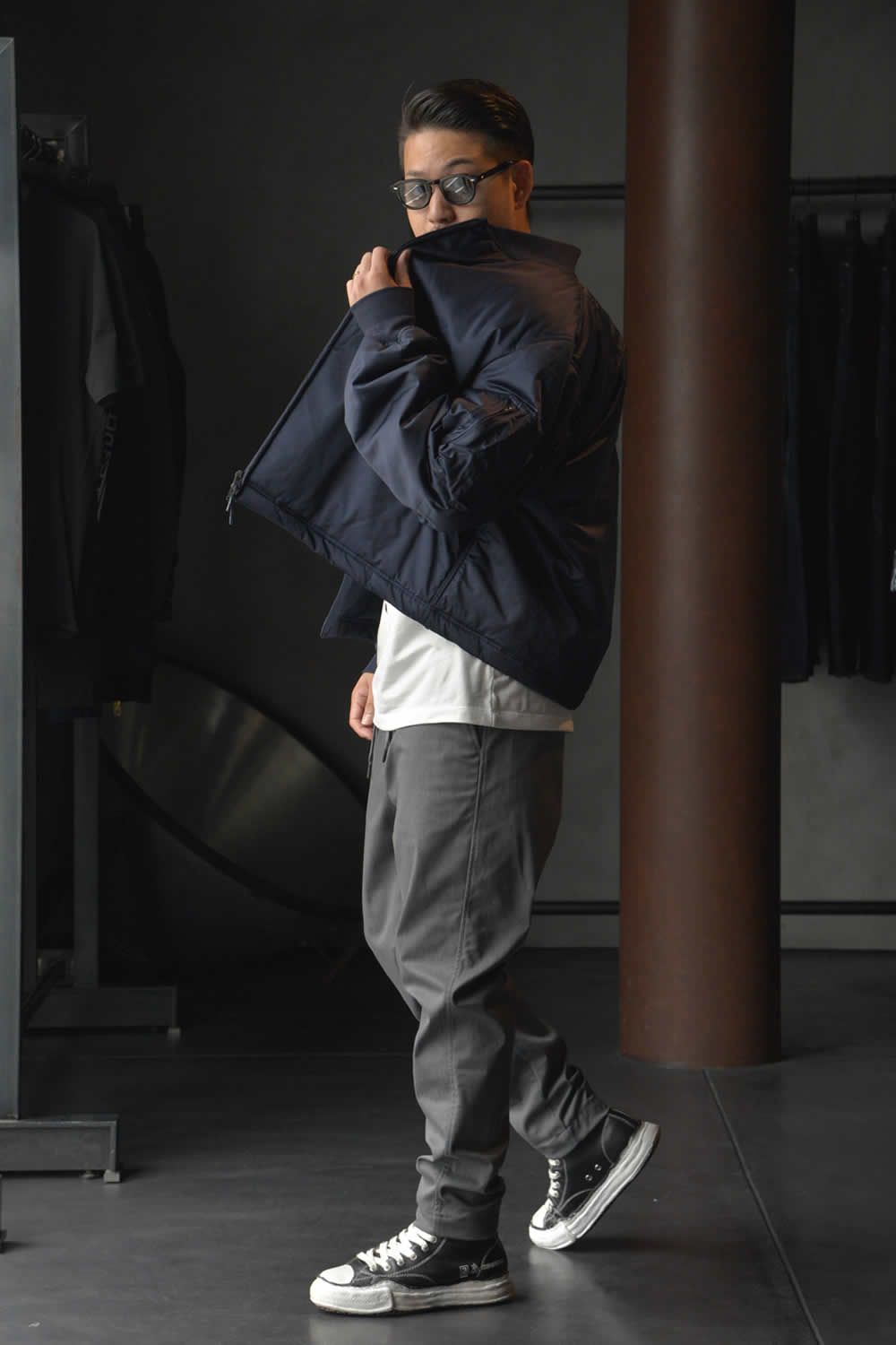 White Mountaineering - TWILL STRETCHED DARTED PANTS / ストレッチ