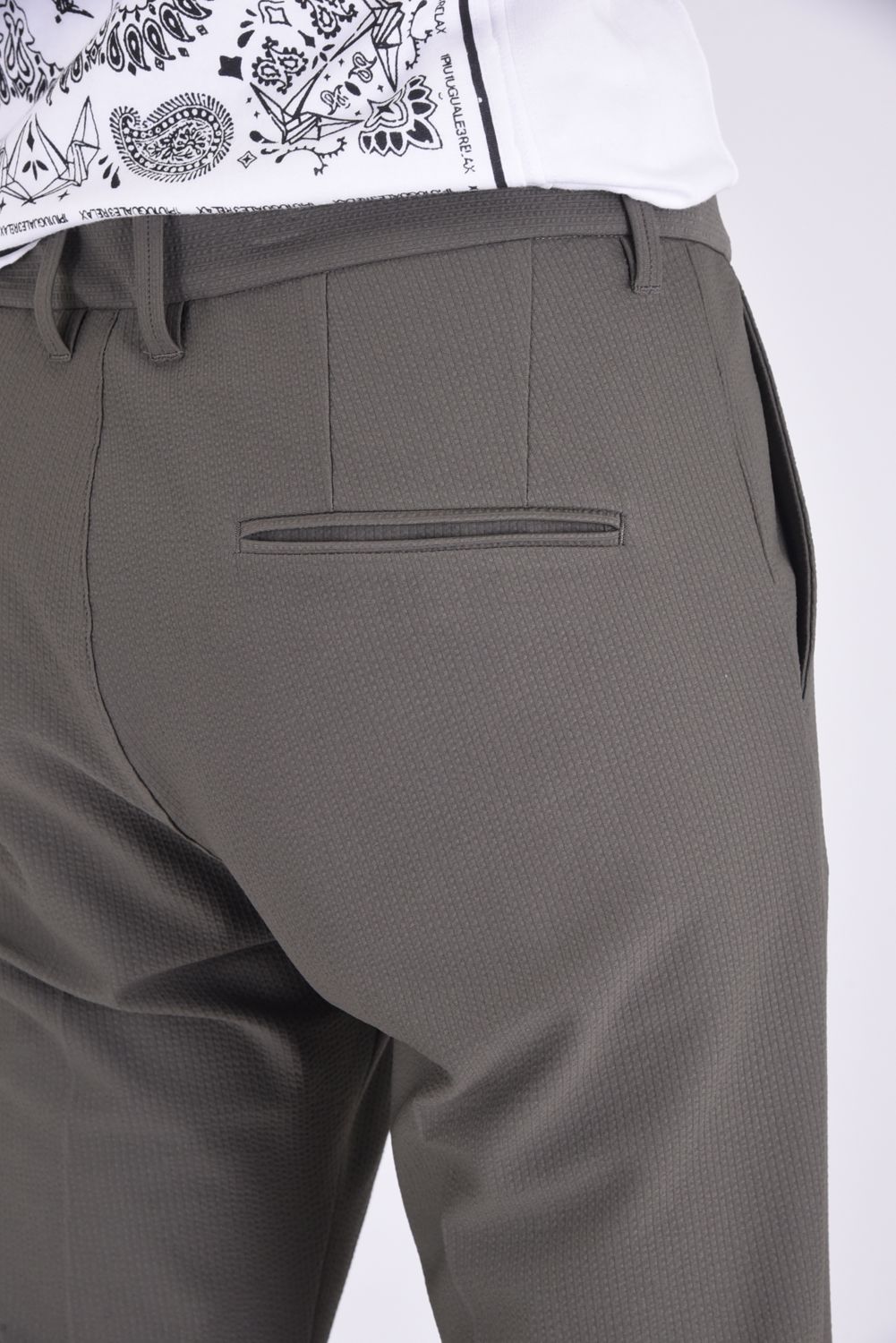 COMFY PANTS / ストレッチサッカー スラックス グレーベージュ