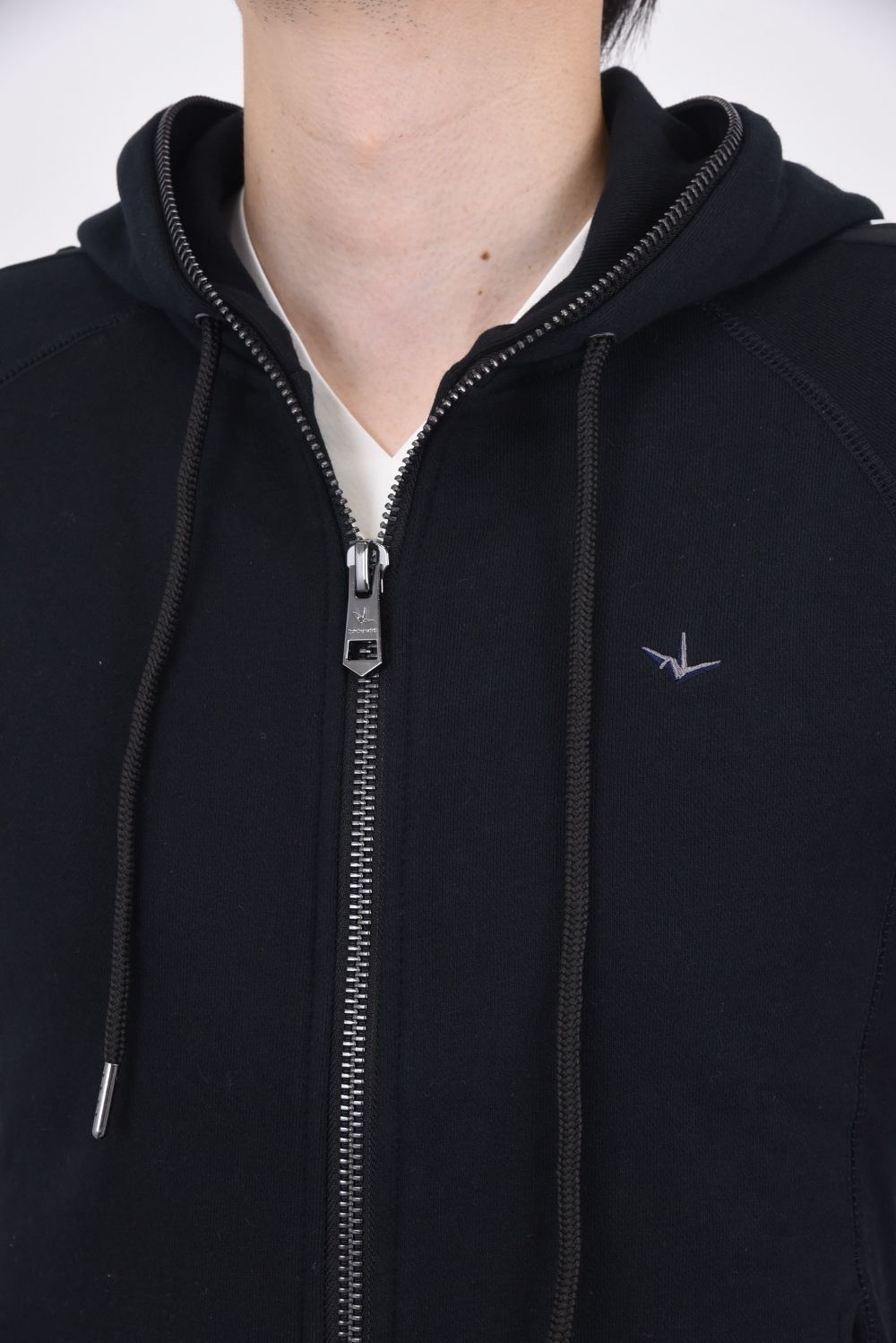 SLEEVE EMBOSS LOGO HOODIE / スリーブエンボスロゴ ラインストーン ジップアップフーディー ブラック