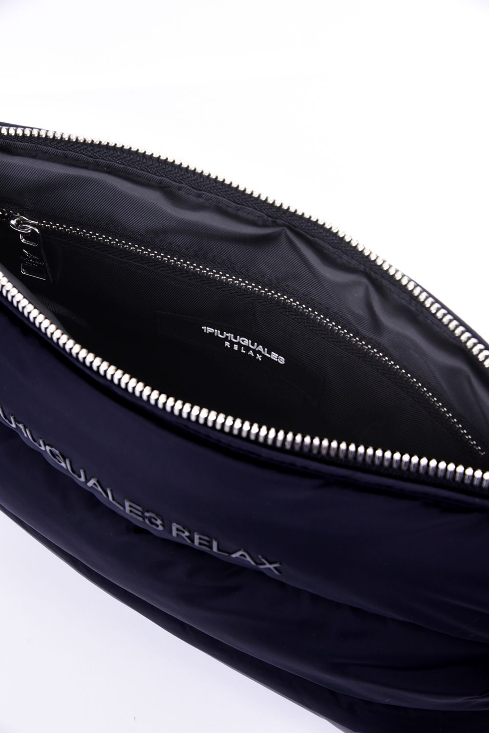 【26AW】 PUFFY NYLON CLUTCH BAG / ナイロン 中綿クラッチバッグ (ブラック)