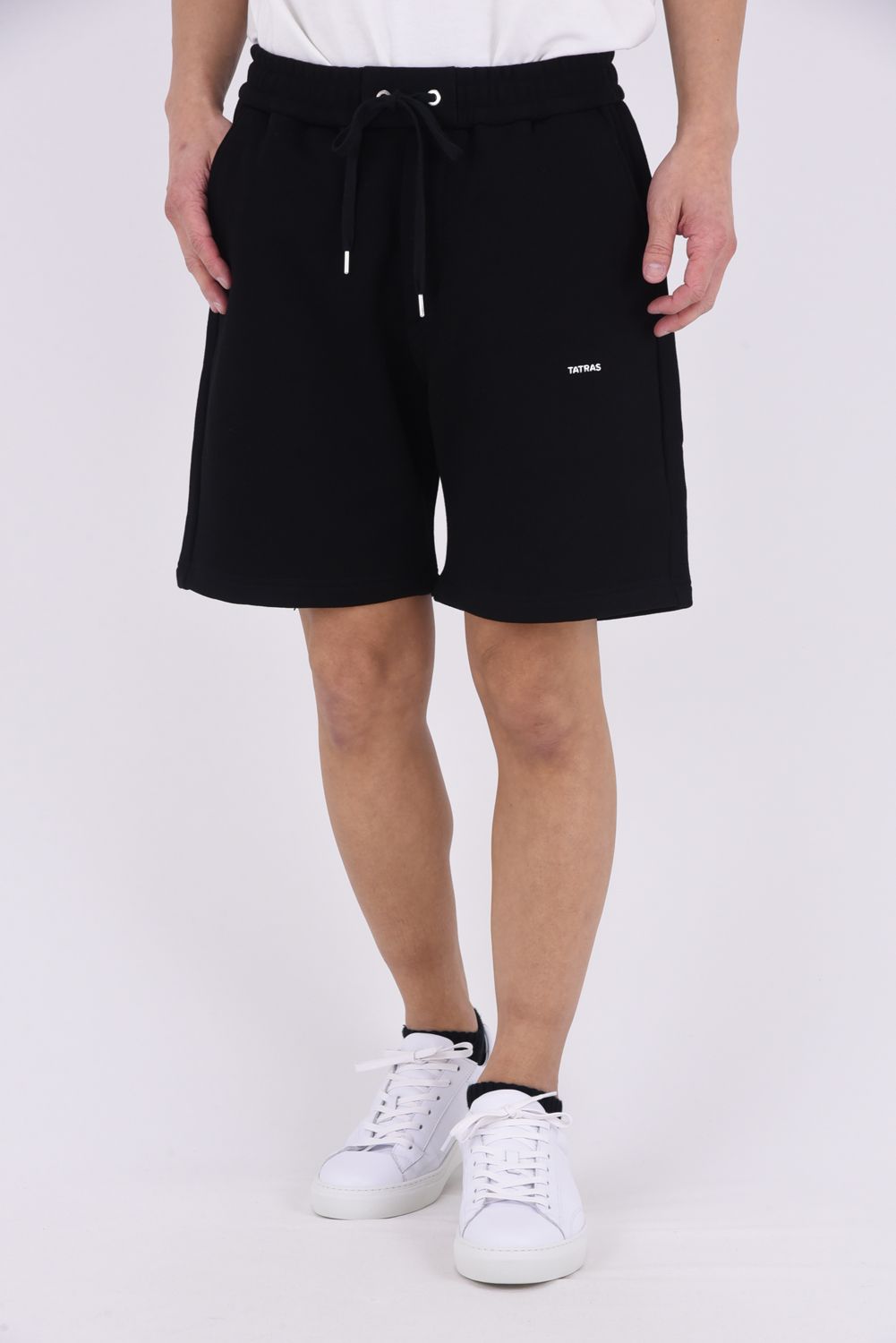 FUSSA (フッサ) / ワンポイントロゴ レギュラーフィット ショートパンツ （ブラック）