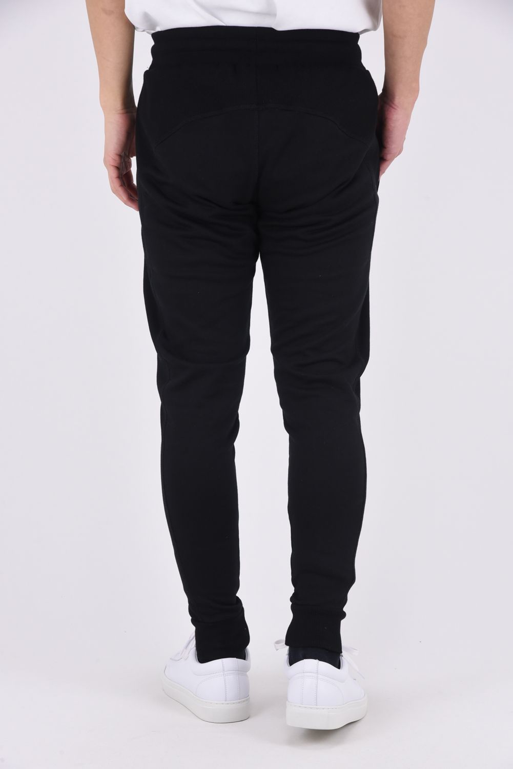 【26SS】 EMBOSSED LOGO JOGGER PANTS / エンボスロゴ ジョガーパンツ (ブラック)