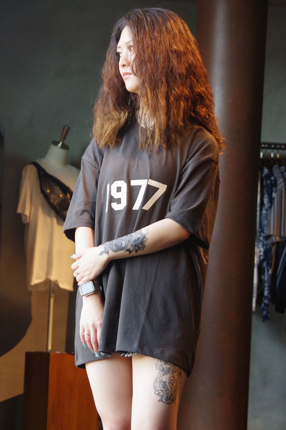 FOG ESSENTIALS - ESSENTIALS 1977 SS T-SHIRT / 1977 半袖 Tシャツ アイアンブラック | gossip