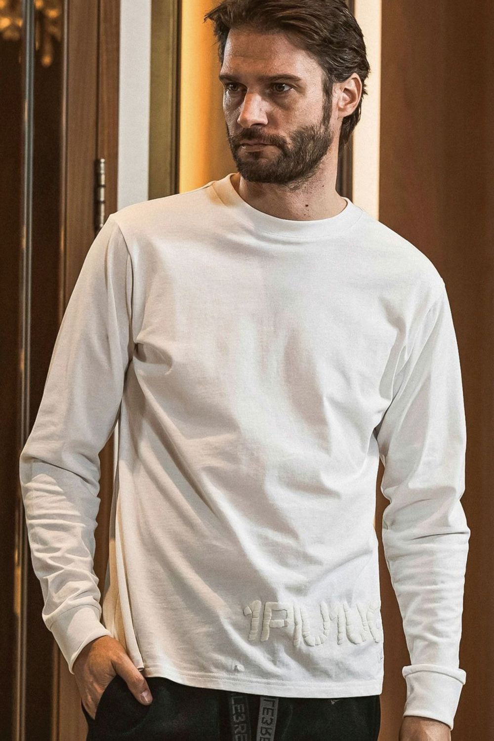 【26SS】 HAND-EMBROIDERED LOGO LONG T-SHIRT / ブランドロゴ 発泡ロゴプリント ロングスリーブTシャツ (ホワイト)