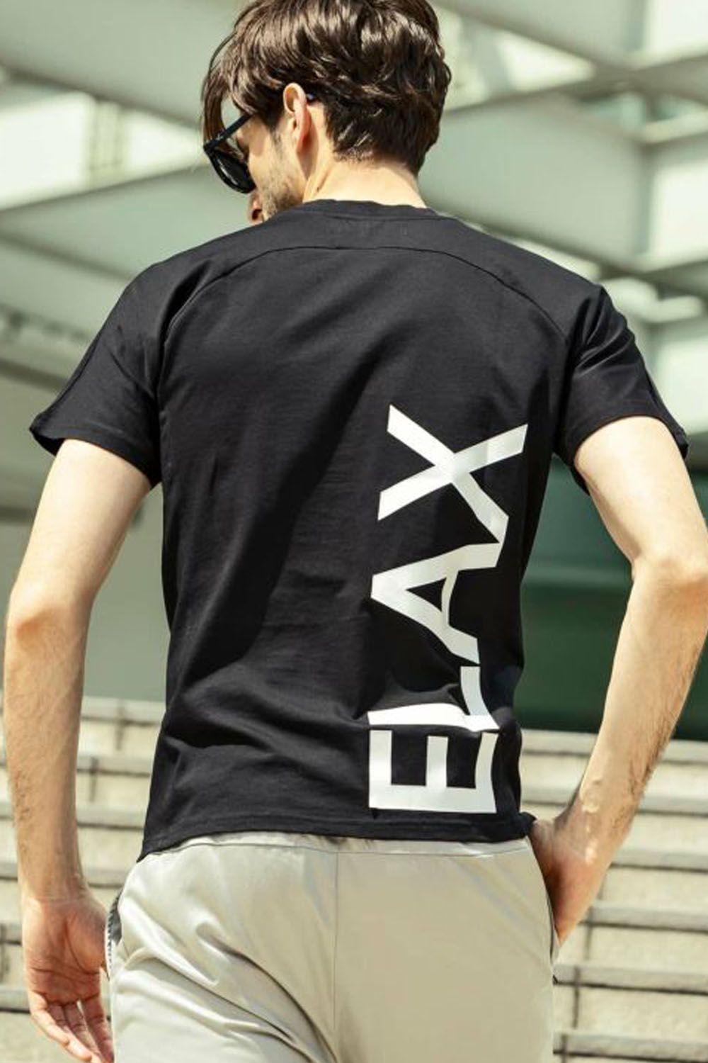 VERTICAL LOGO SHORT-SLEEVED T-SHIRT / バーチカルロゴ 半袖Tシャツ ブラック