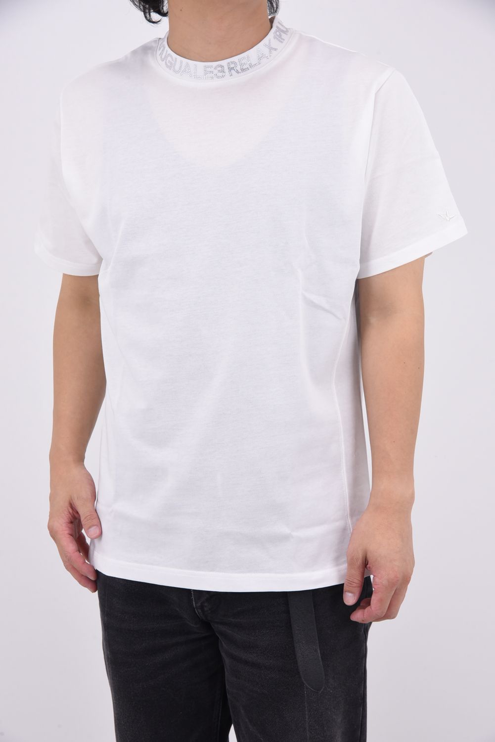 【25AW】 RHINESTONE COLLAR T-SHIRT / ラインストーンネックロゴ Tシャツ (ホワイト)