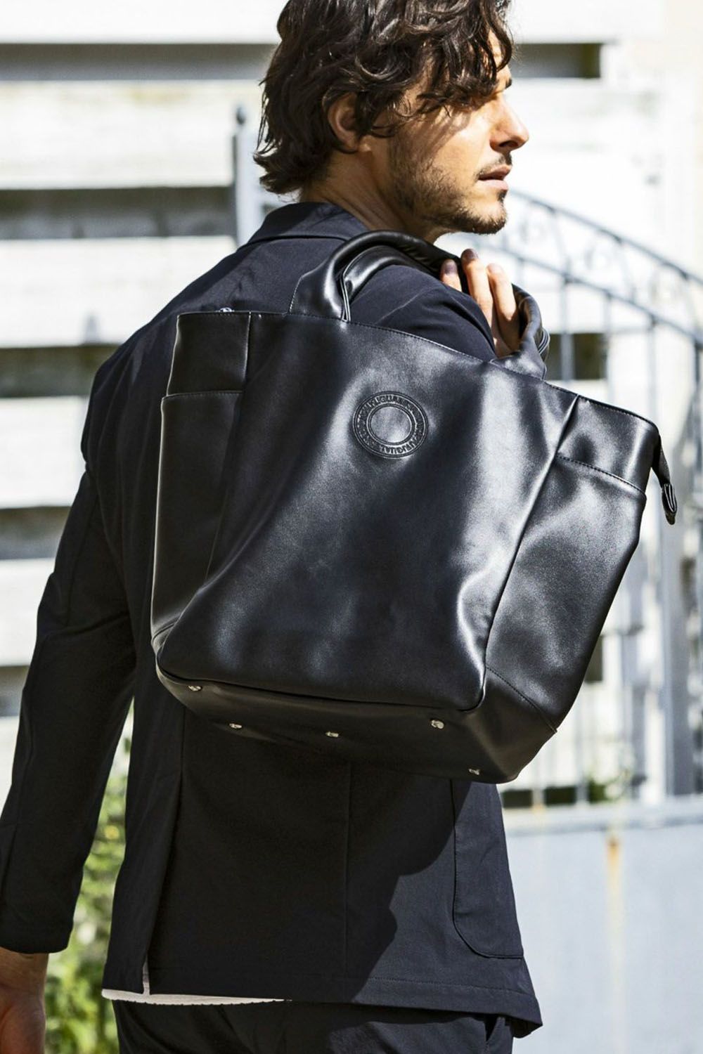 PU TOTE BAG / サークルロゴPUトートバッグ (ブラック)
