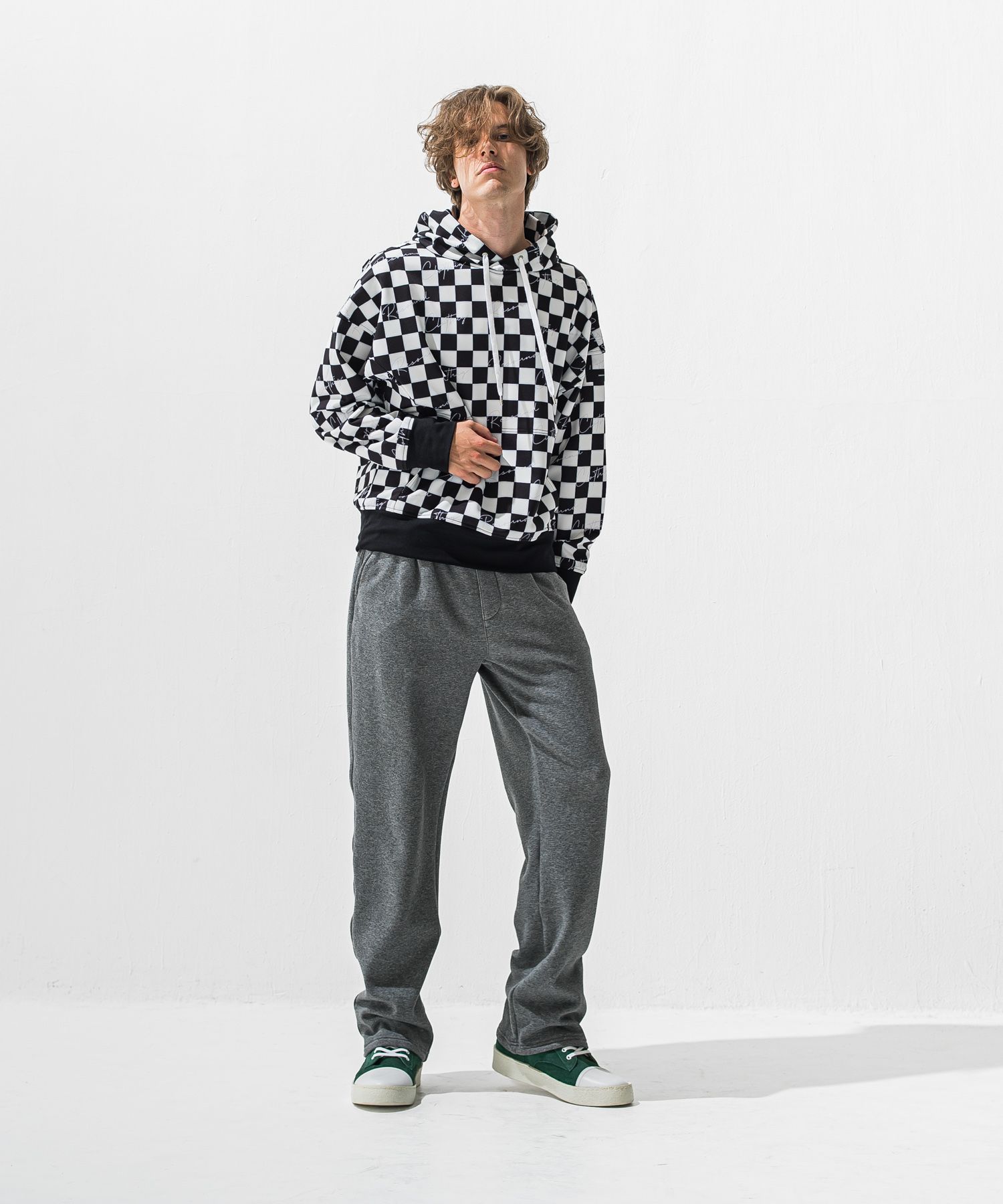 VELOURS FLEECE WIDE TUCK PANTS / 裏起毛 ベロアフリース セミワイド ワンタック イージーパンツ (チャコール) (11月中旬入荷予定) ※オーダー締切:9月7日(月)17時