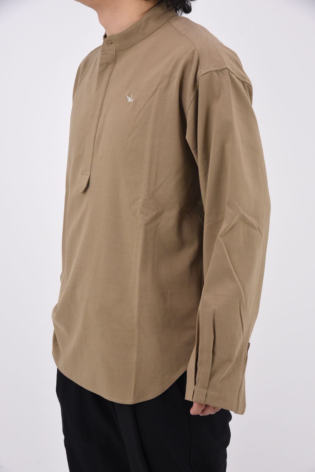 COLLARLESS SHIRT / カラーレス シャツ ブラウン