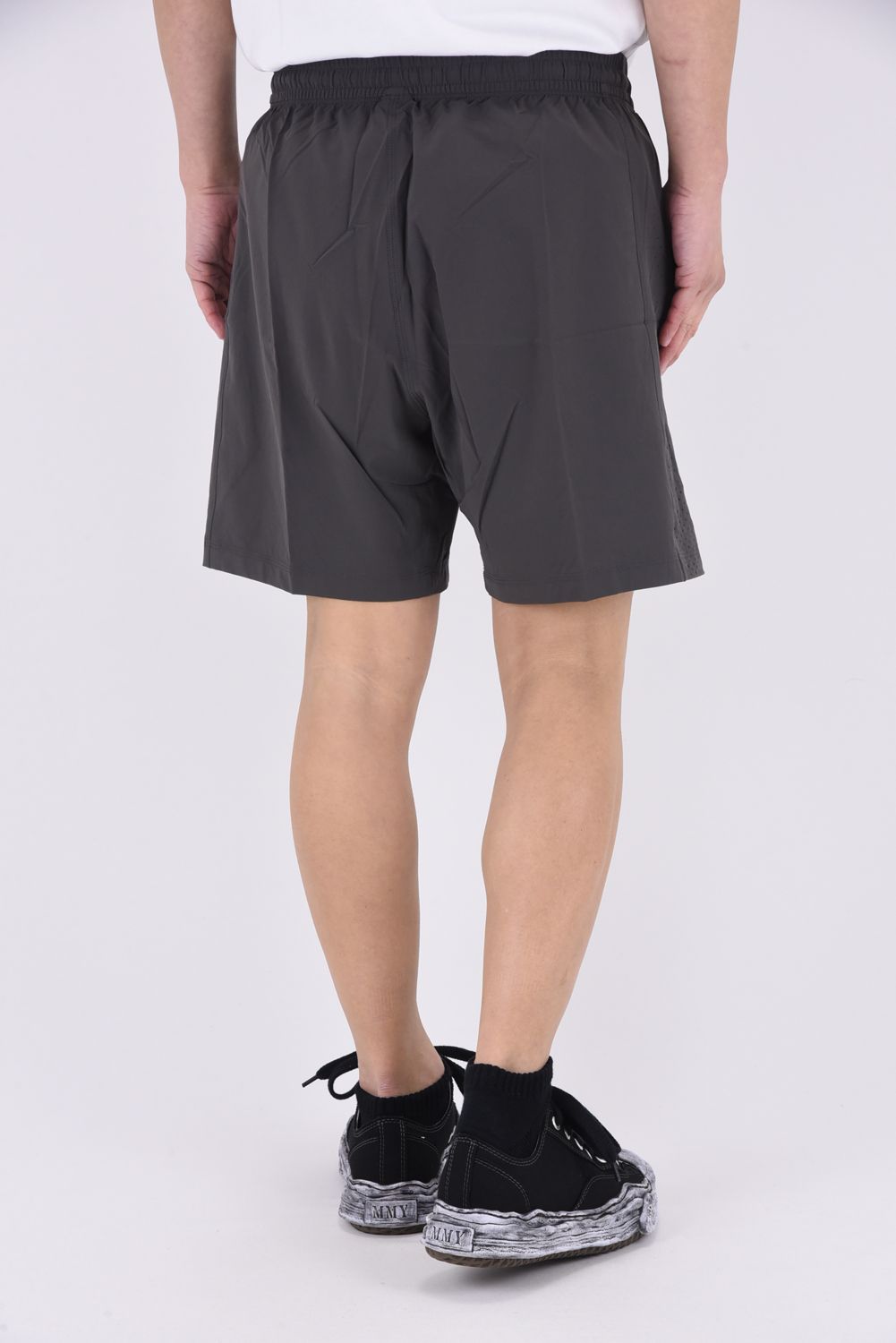 【国内正規品】 4-WAY STRETCH NYLON TRAINING SHORT 7" / 4WAYストレッチナイロン トレーニングショーツ カーボン