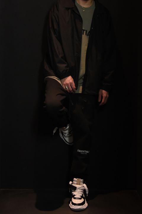 【RESOUND CLOTHING 】 OVER coach Jacketを使用した大人の方に向けたストリートファッション