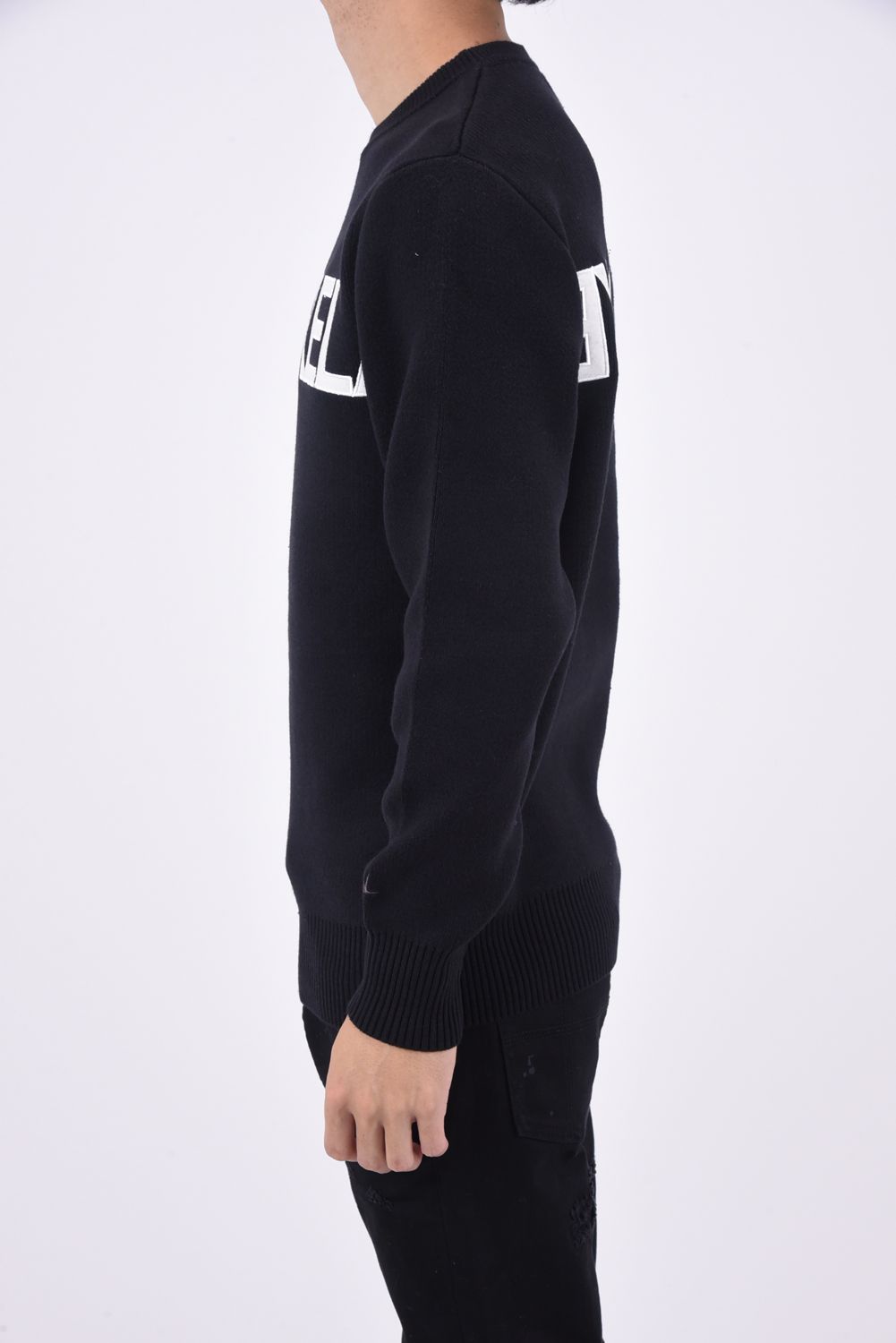 DOUBLE JACQUARD APPLIQUE LOGO KNIT / DOUBLE JACQUARD APPLIQUE LOGO KNIT / ロゴ アップリケニット ブラック