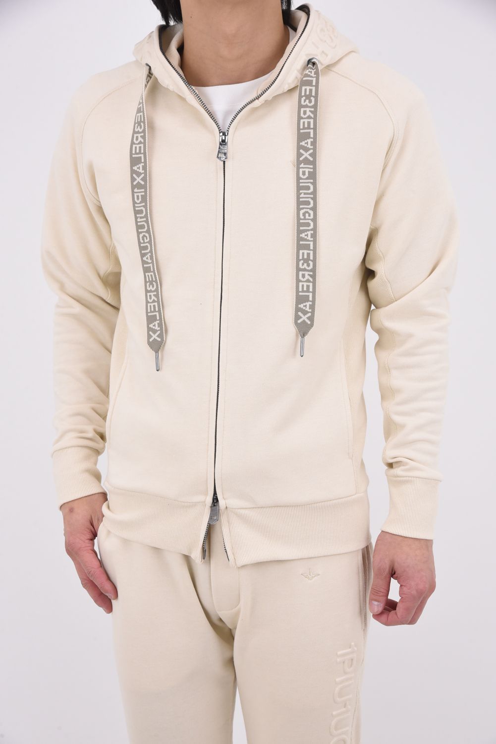 【26SS】 HOOD EMBOSSED LOGO HOODIE / エンボスロゴ ジップパーカー (ベージュ)