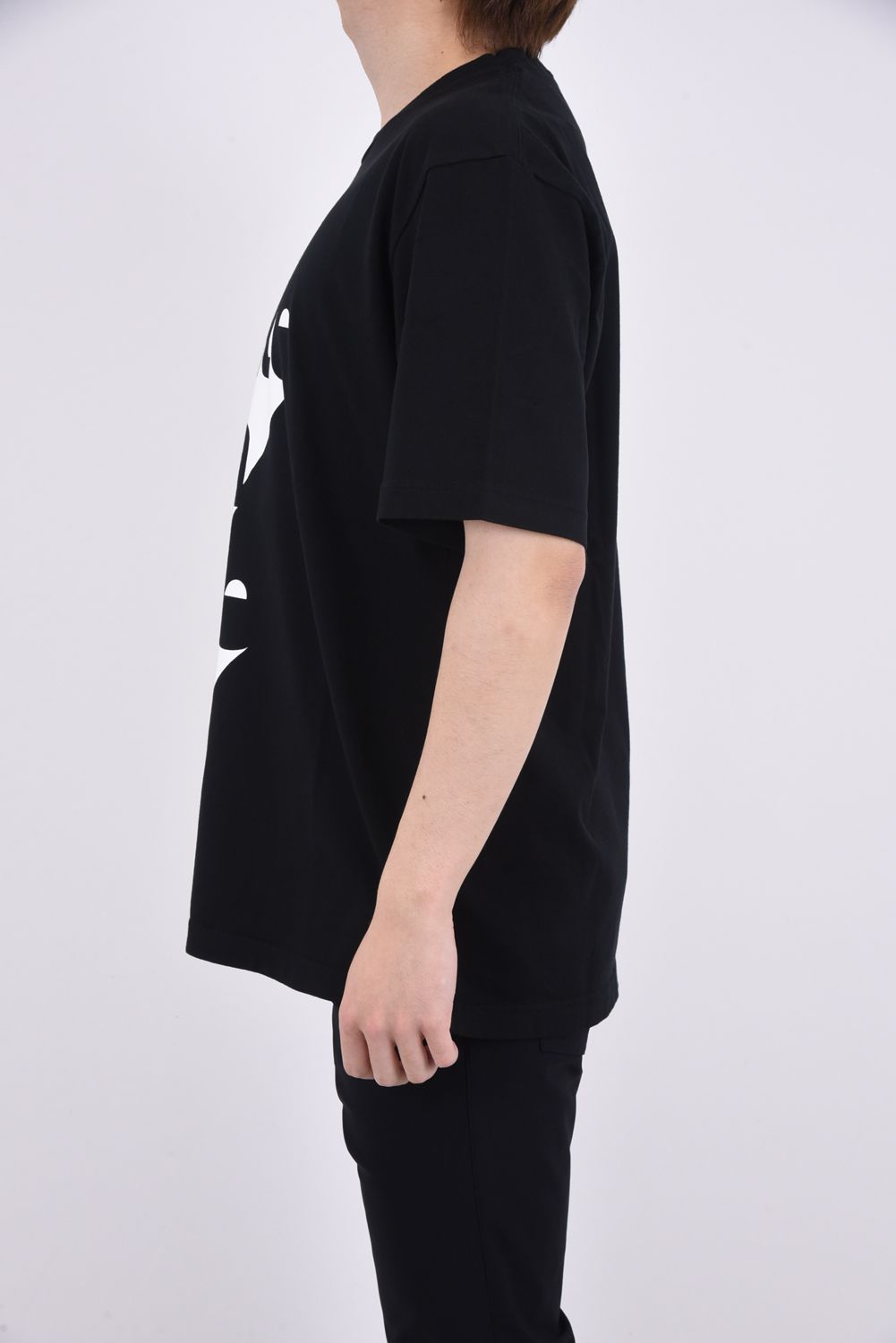 SHADOW LOGO PRINTED T-SHIRT / シャドーロゴ プリント クルーネック Tシャツ ブラック