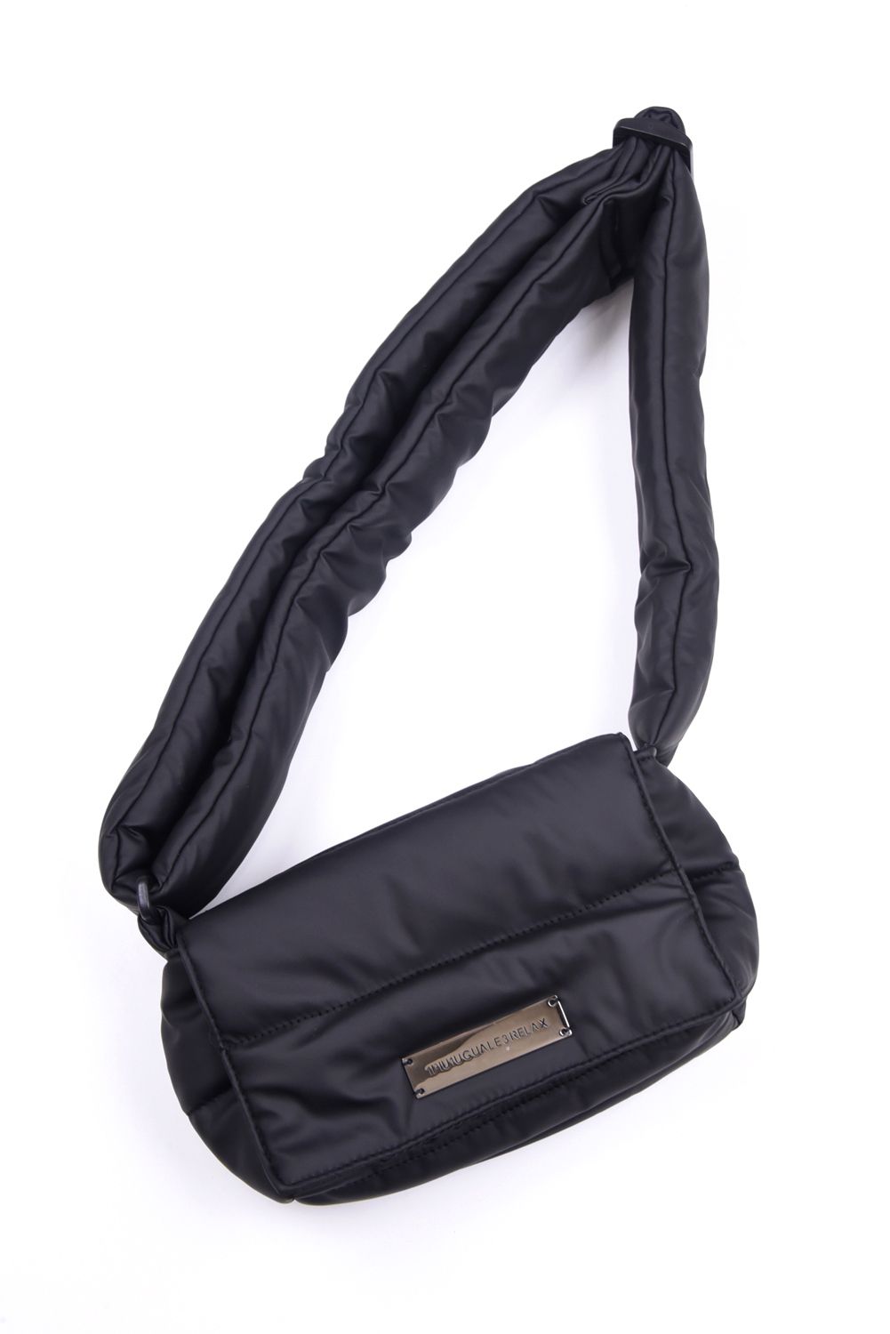 LIGHT SYNTHETIC LEATHER MINI PADDED SHOULDER BAG / シルバーロゴプレート パデッド ショルダーバッグ (ブラック)