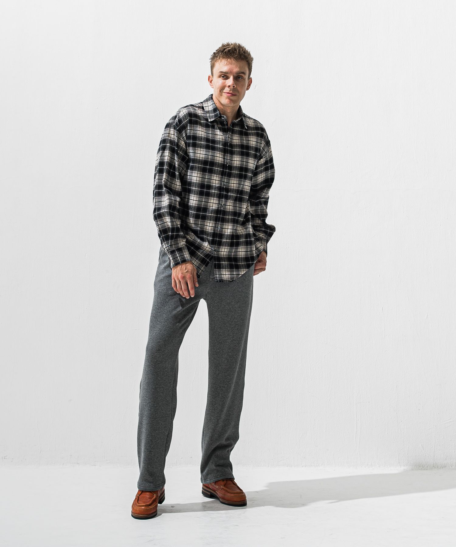 VELOURS FLEECE WIDE TUCK PANTS / 裏起毛 ベロアフリース セミワイド ワンタック イージーパンツ (チャコール) (11月中旬入荷予定) ※オーダー締切:9月7日(月)17時