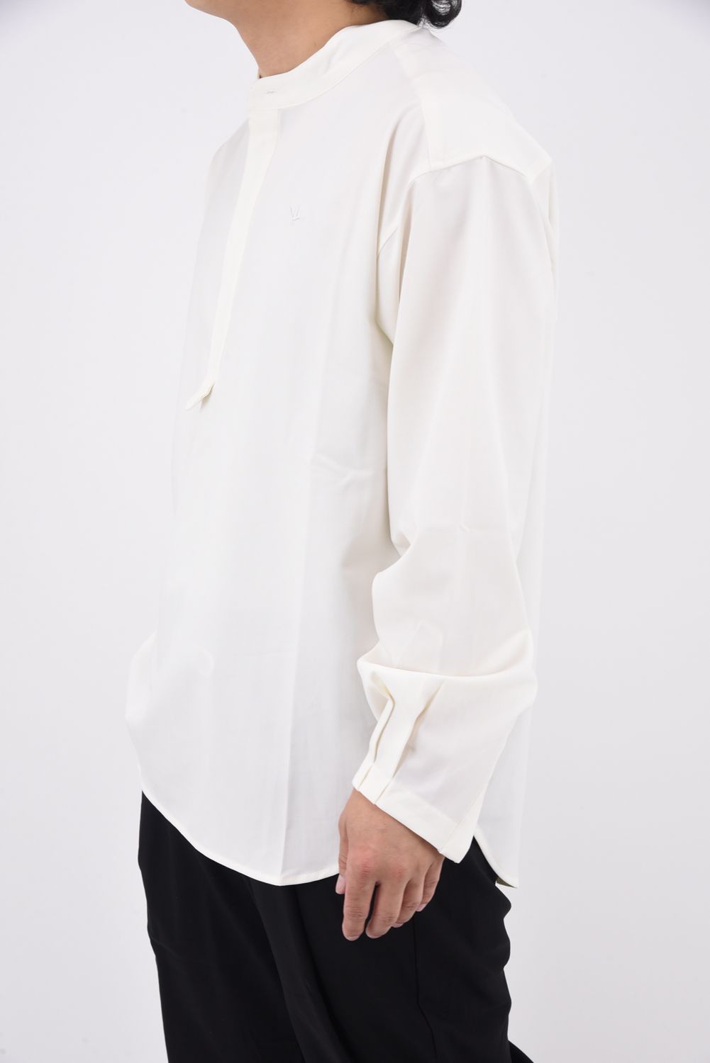 COLLARLESS SHIRT / カラーレス シャツ ホワイト