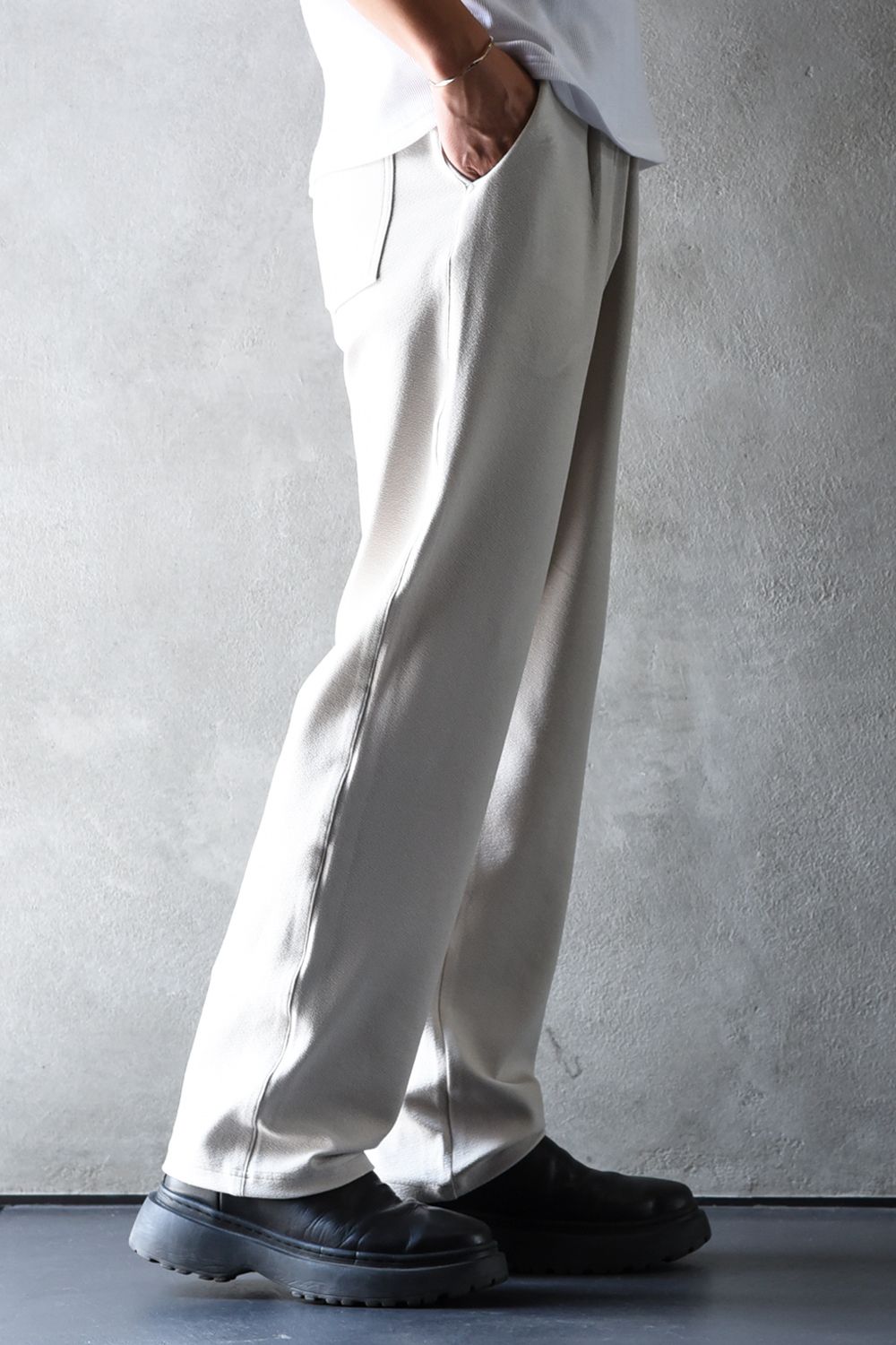 CHRIS EASY WIDE TUCK PANTS / ブリスターニット ワンタック イージーパンツ (ベージュ)