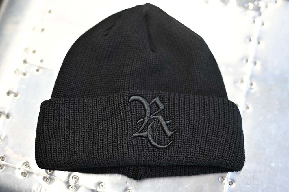 COTTON knit cap / コットン RCロゴ刺繍 ニットキャップ (ブラック/ブラック) (12月上旬入荷予定) ※オーダー締切:9月7日(月)17時