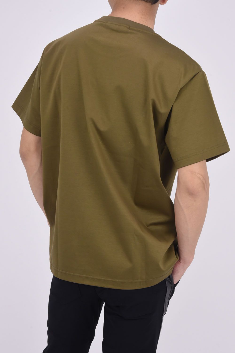 OSTOMO (オストモ) / フロントロゴ クルーネック 半袖 Tシャツ カーキ