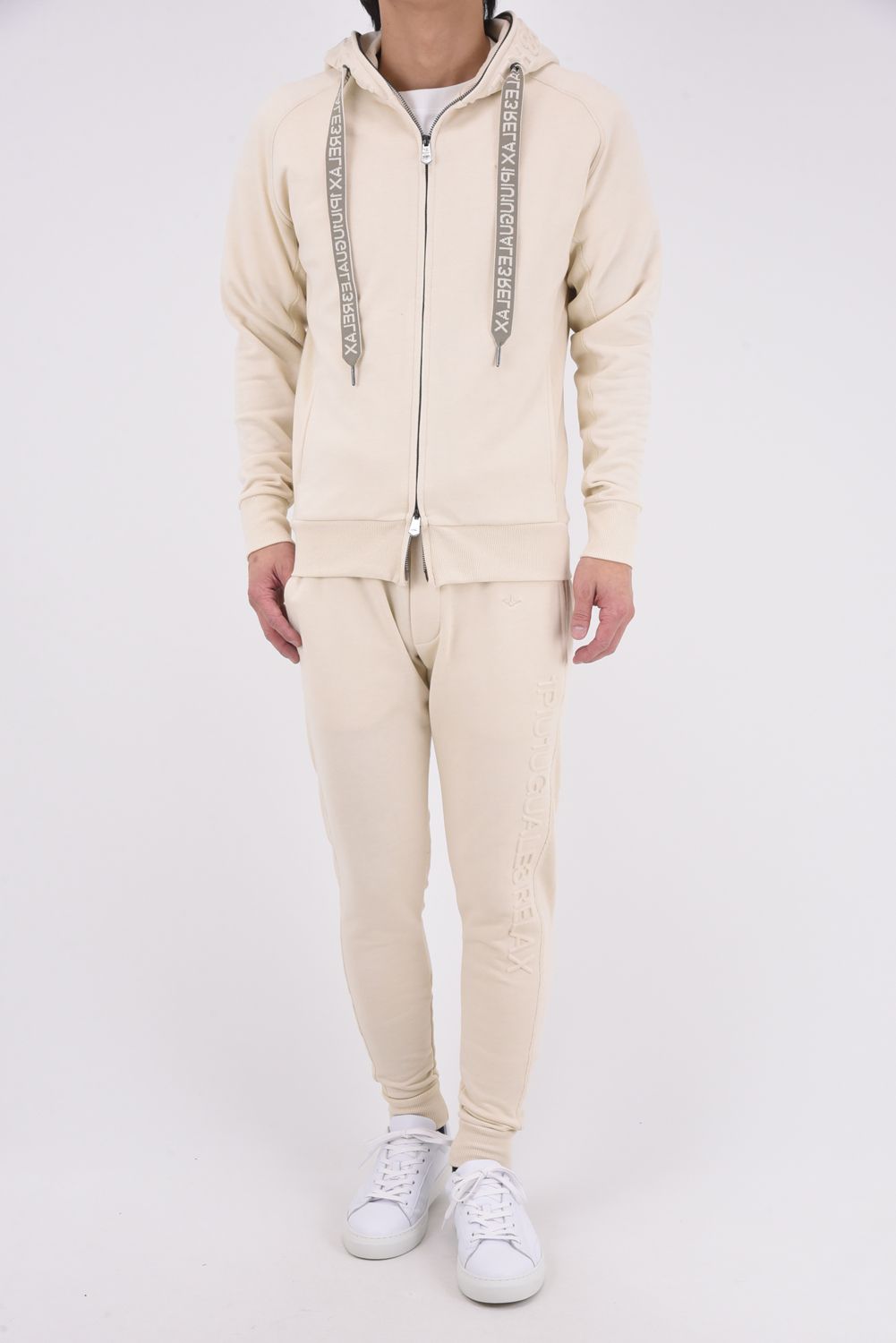 【26SS】 EMBOSSED LOGO JOGGER PANTS / エンボスロゴ ジョガーパンツ (ベージュ)