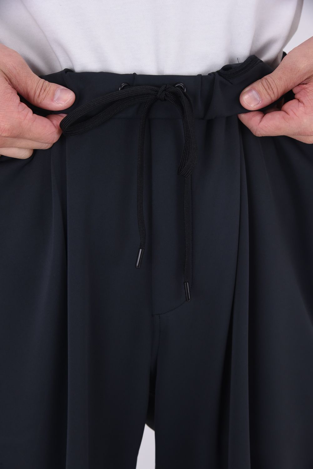 EMILIO DB WIDE PANTS / ダンボール素材 接触冷感 エコレザーコインポケット スラックス型イージーワイドパンツ (ブラック)