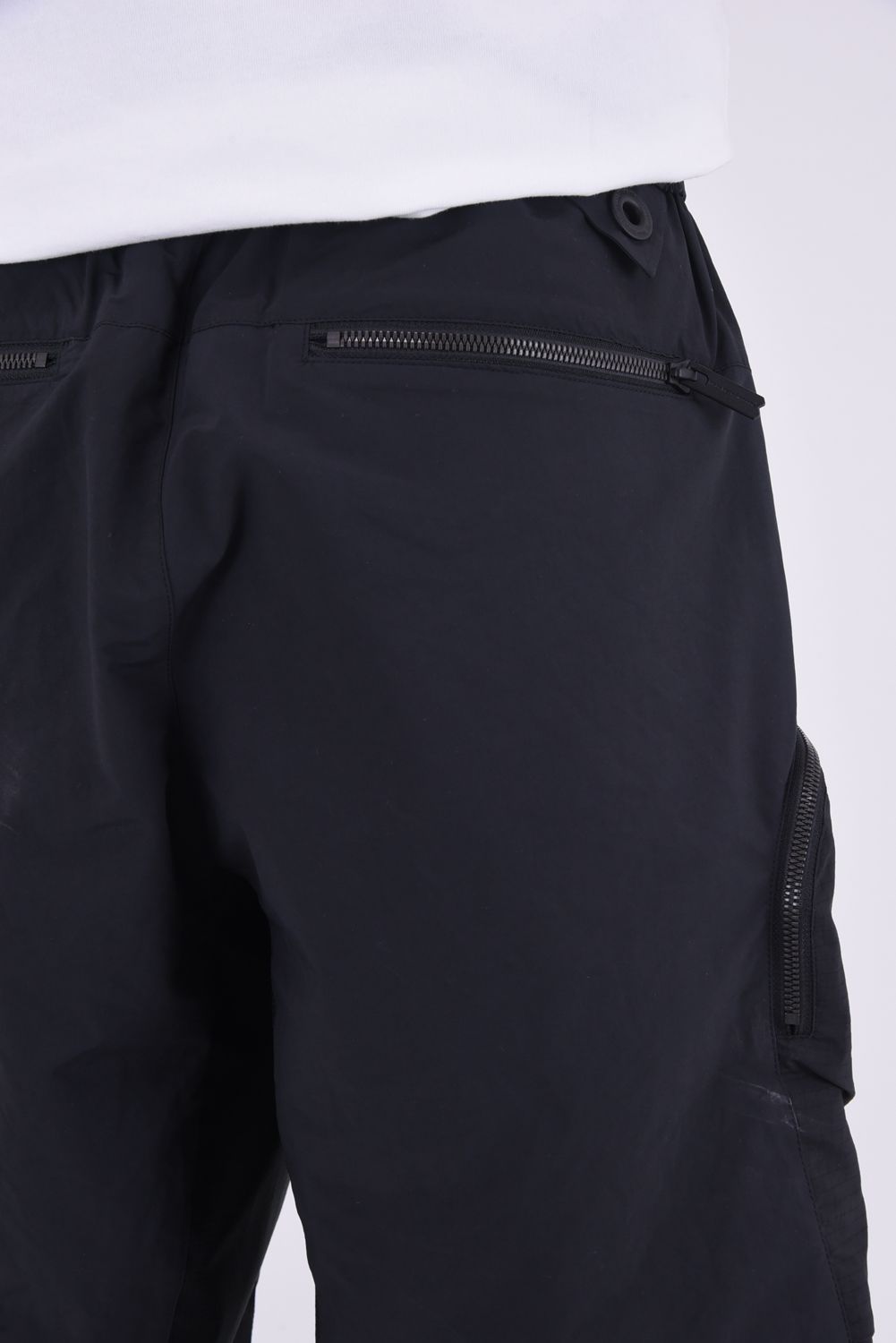 White Mountaineering - 【BLK】 POLYESTER TAFFETA EASY SHORT PANTS