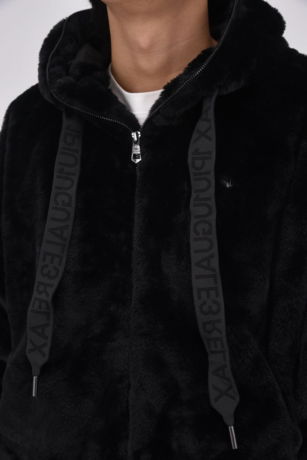 【25AW】 FUR BLOUSON WITH LOGO ON THE HEM / リブ フーデッドファーブルゾン (ブラック)