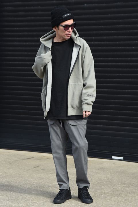 【FOG ESSENTIALS】話題のジップパーカーを使用したスタイル⑤